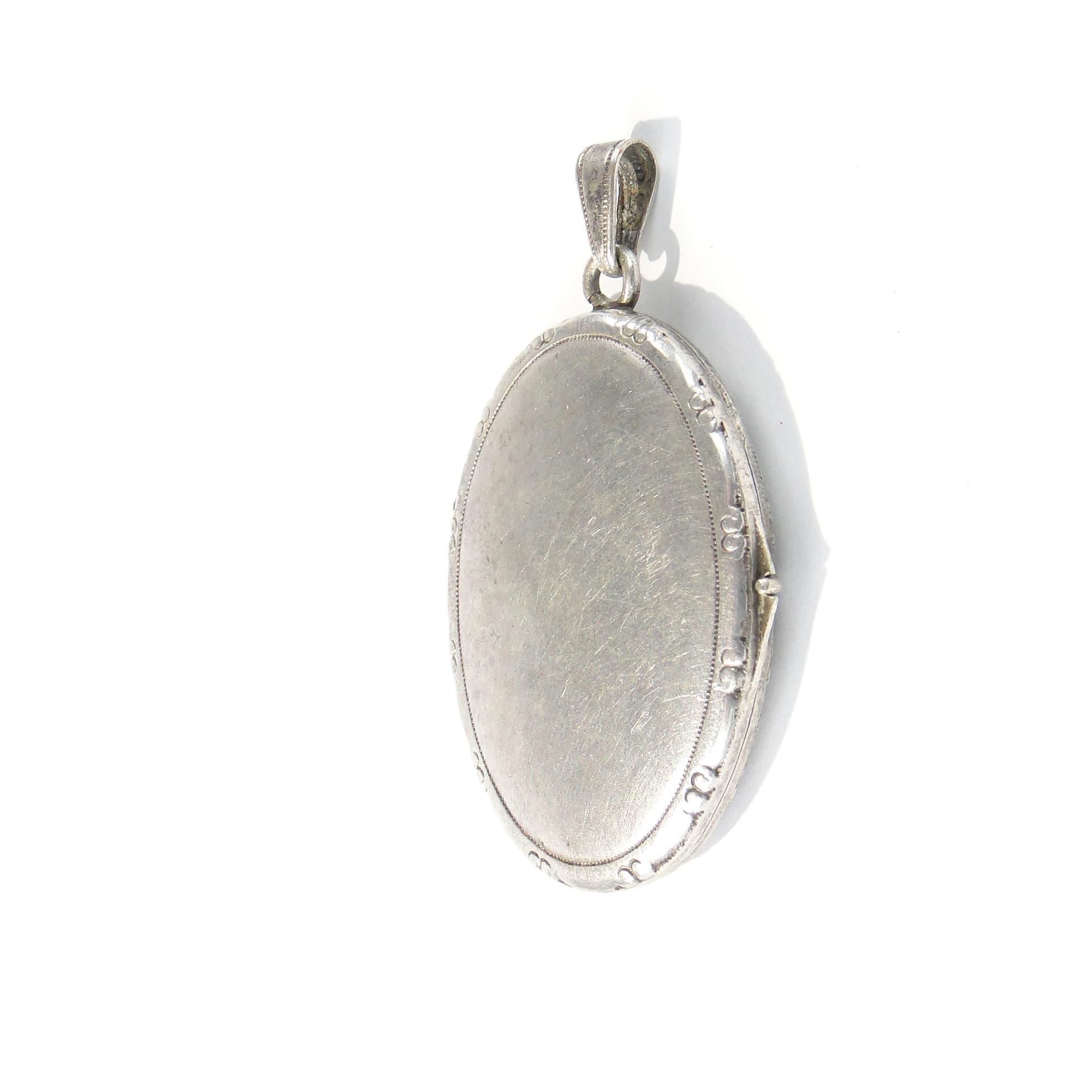 Elliptical locket, silver, silver, early 20th c. - 393282