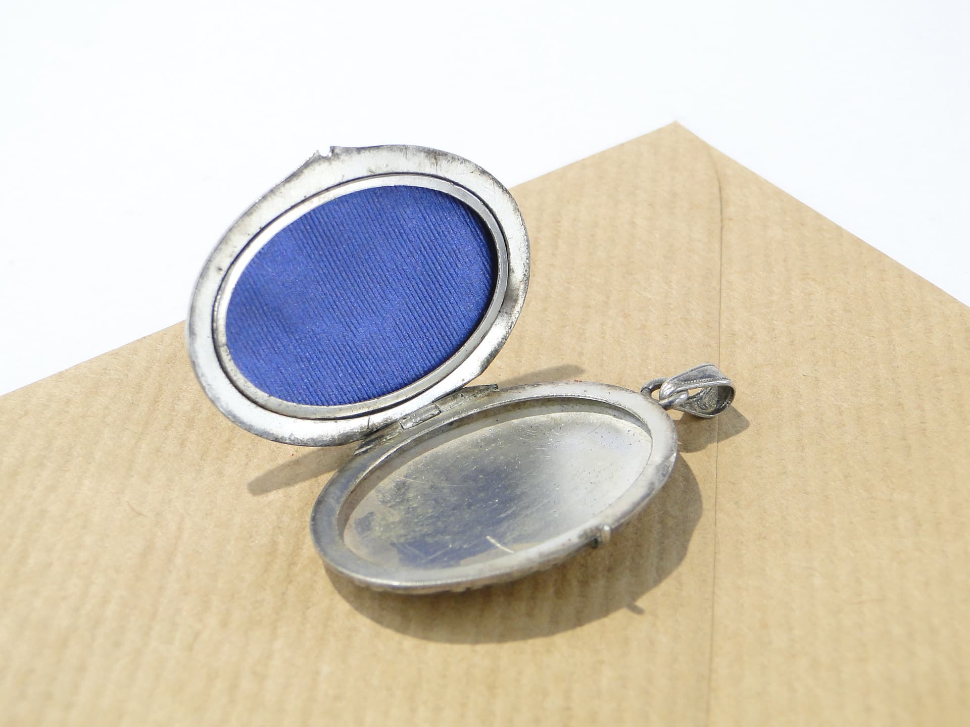Elliptical locket, silver, silver, early 20th c. - 393286