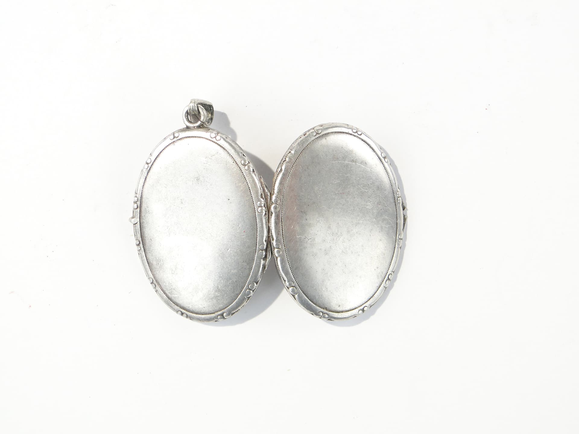 Elliptical locket, silver, silver, early 20th c. - 393285