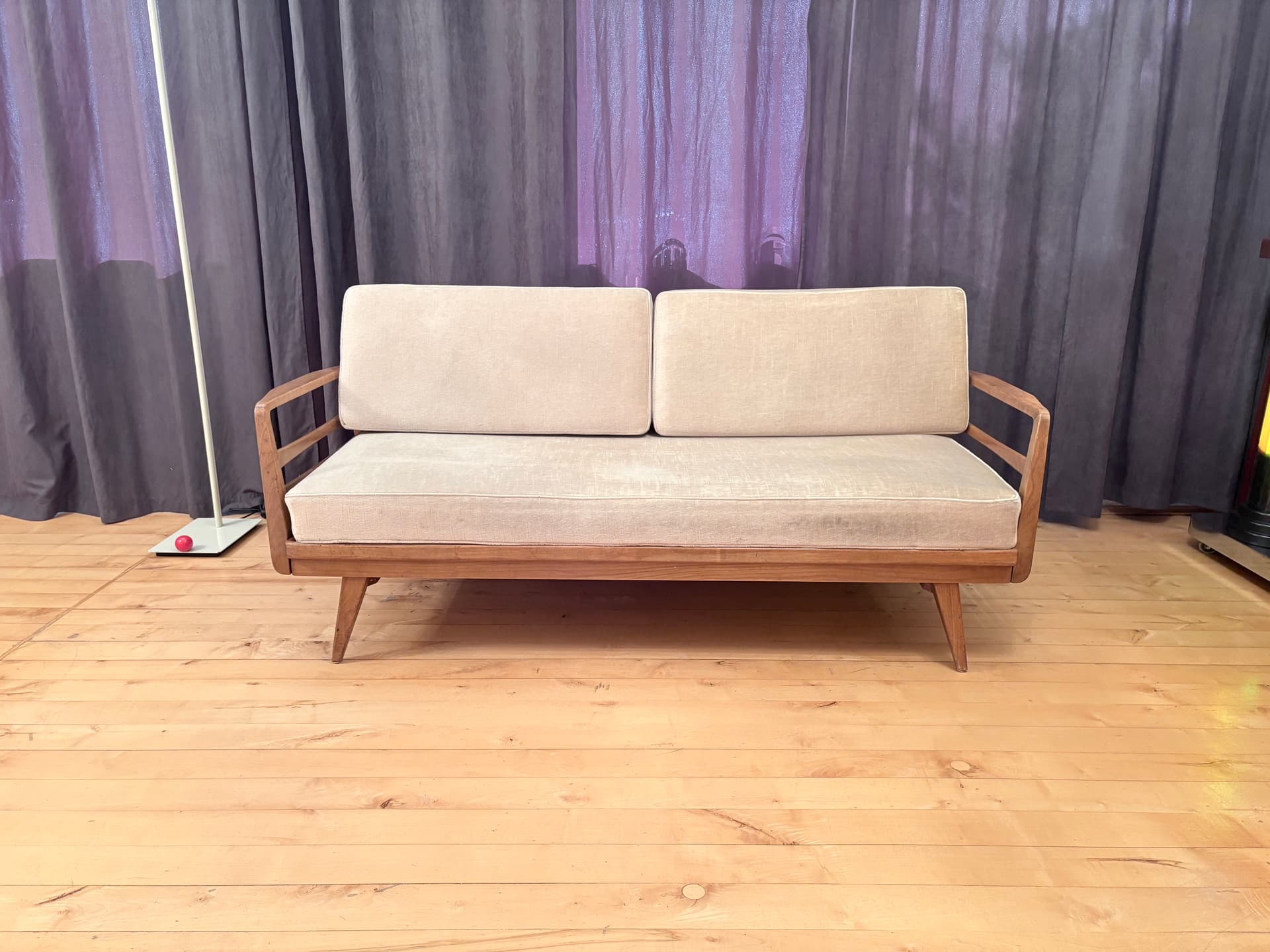 Sofa Stella, beżowy, wiśnia, proj. W. Knoll, Knoll Antimott, Niemcy, lata 50. - 393384