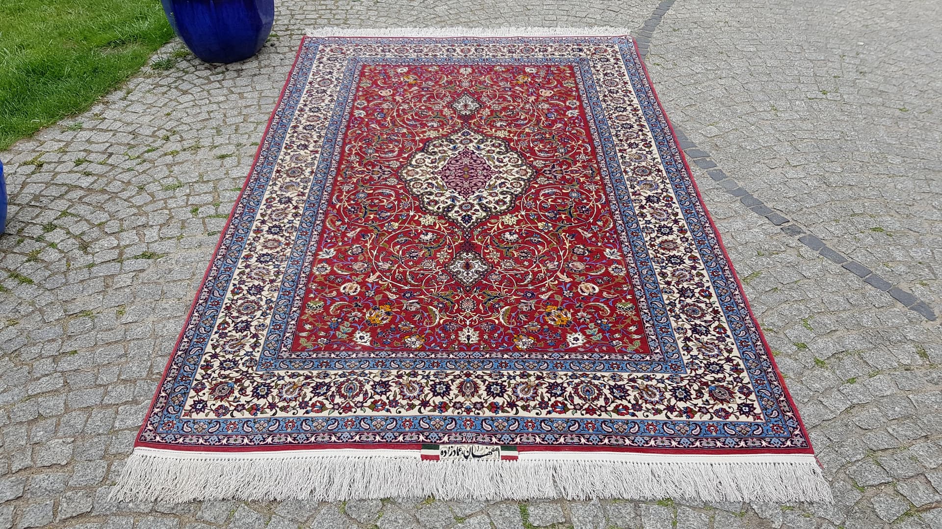 Rug Isfahan 158x260 cm, red kork wool, beige blue silk, Iran, 1970s. - 393476