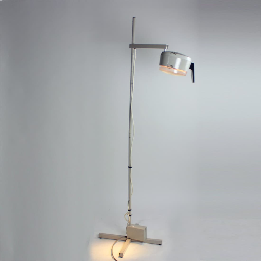 Lampa podłogowa lekarska, szary, stal, Czechosłowacja, lata 50. - 393502