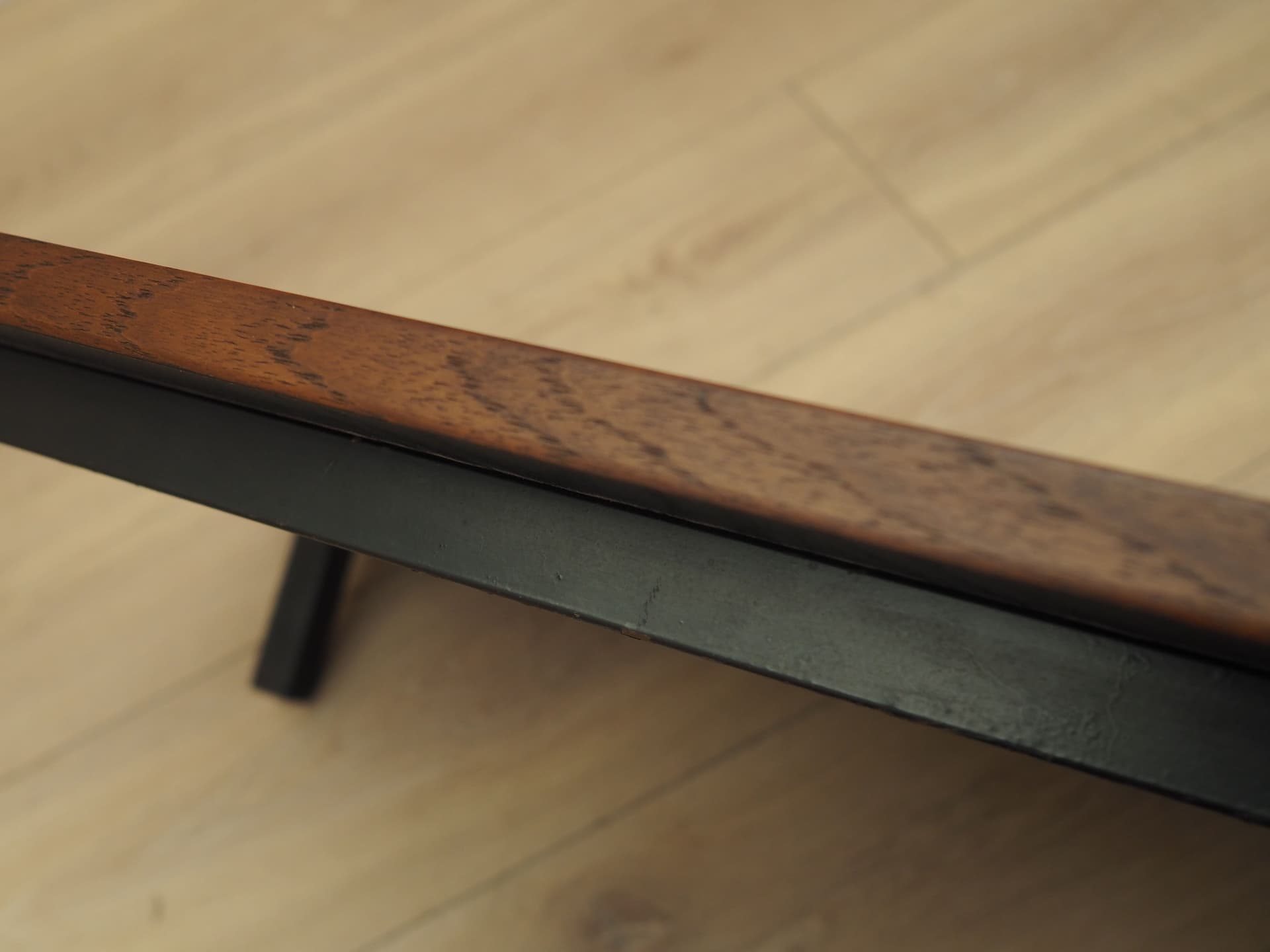 Stolik kawowy, teak brązowy, metal czarny, Szwecja, lata 80. - 393662