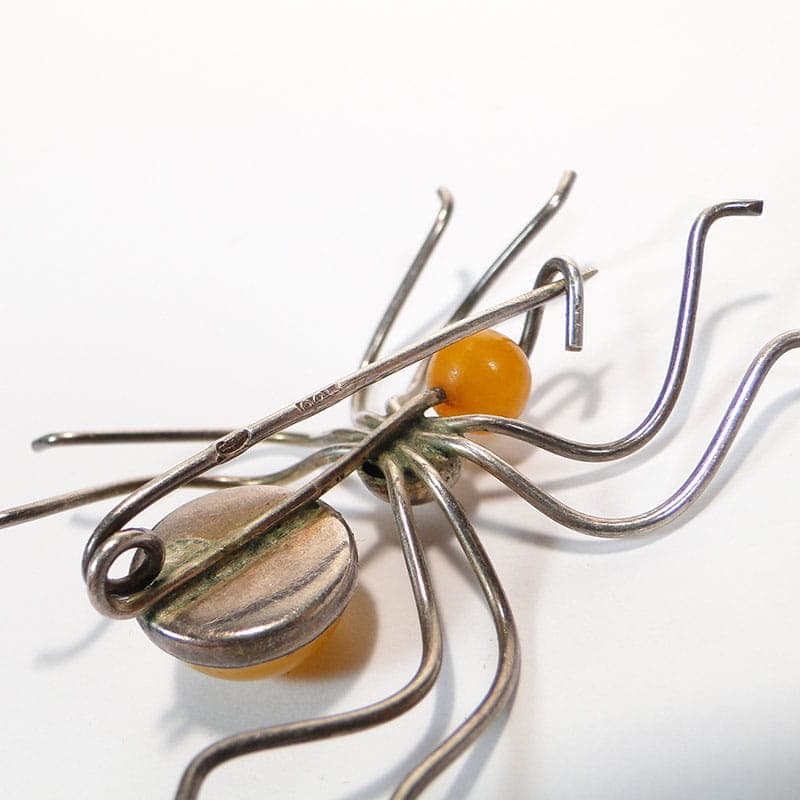 Modernist brooch, yellow amber, silver, Poland, 1960s - 393912