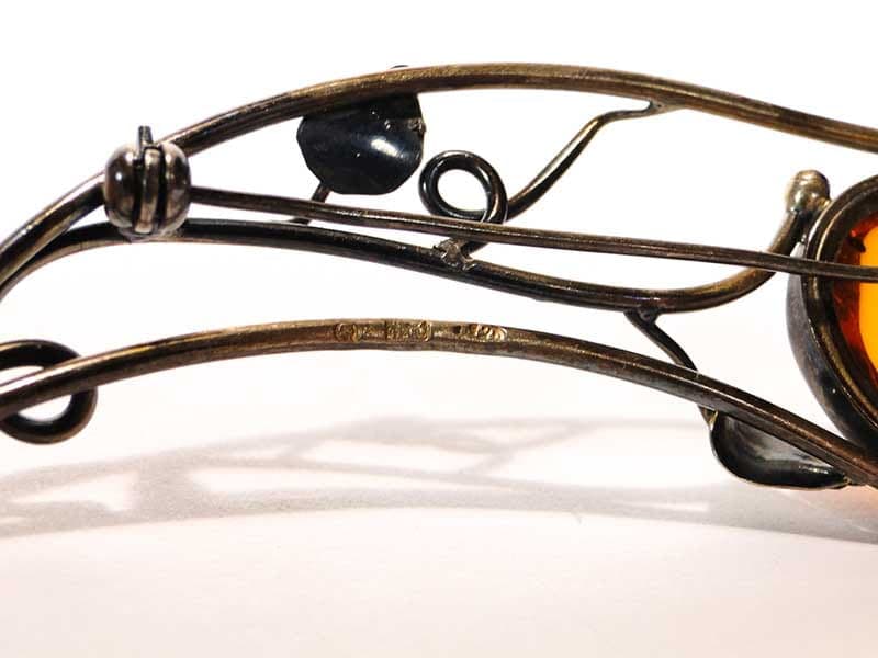 Modernist brooch, golden amber, silver, Poland, 1980s - 393937