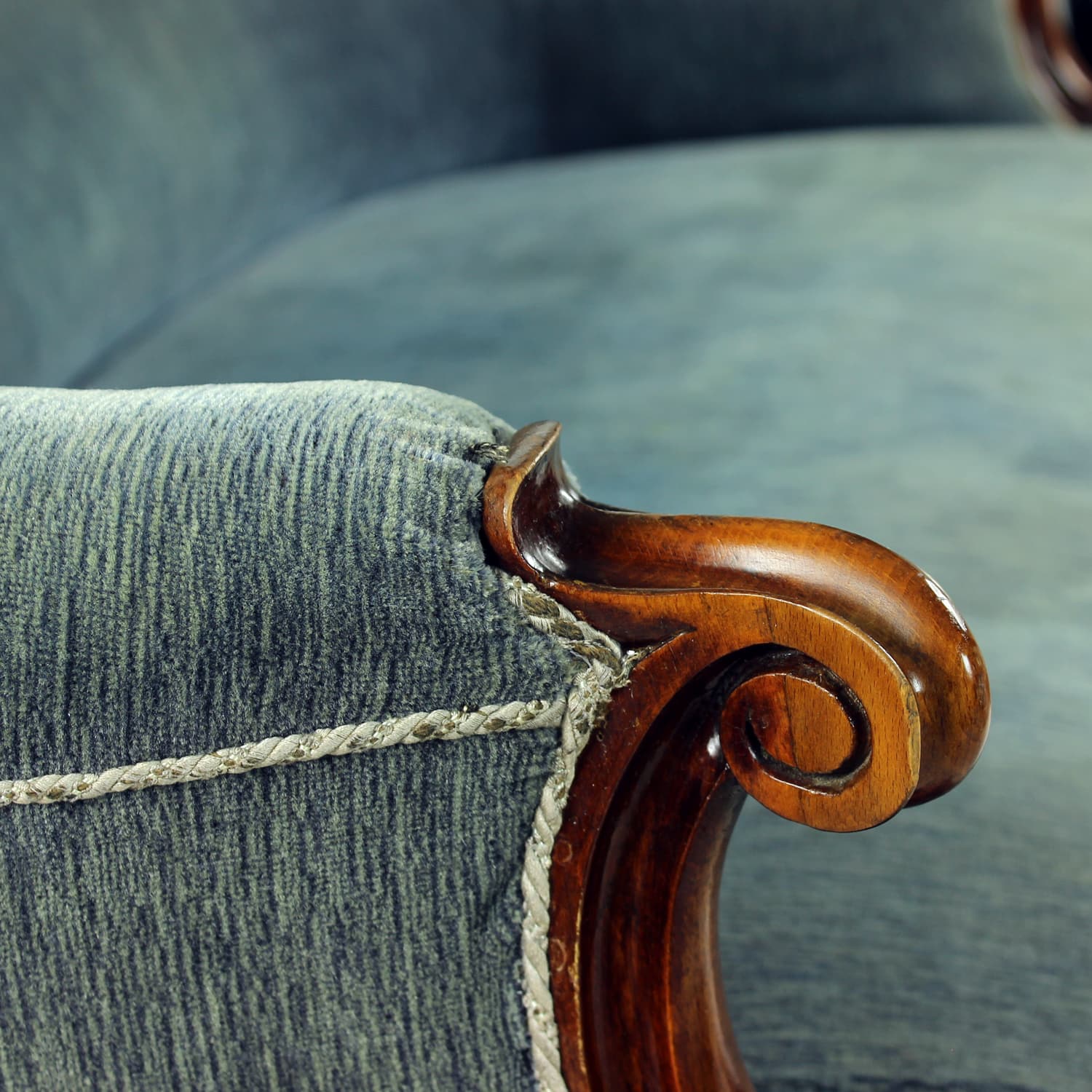 Sofa Biedermeier, velvet niebiesko-szary, orzech włoski, Austria, XIX w. - 394412