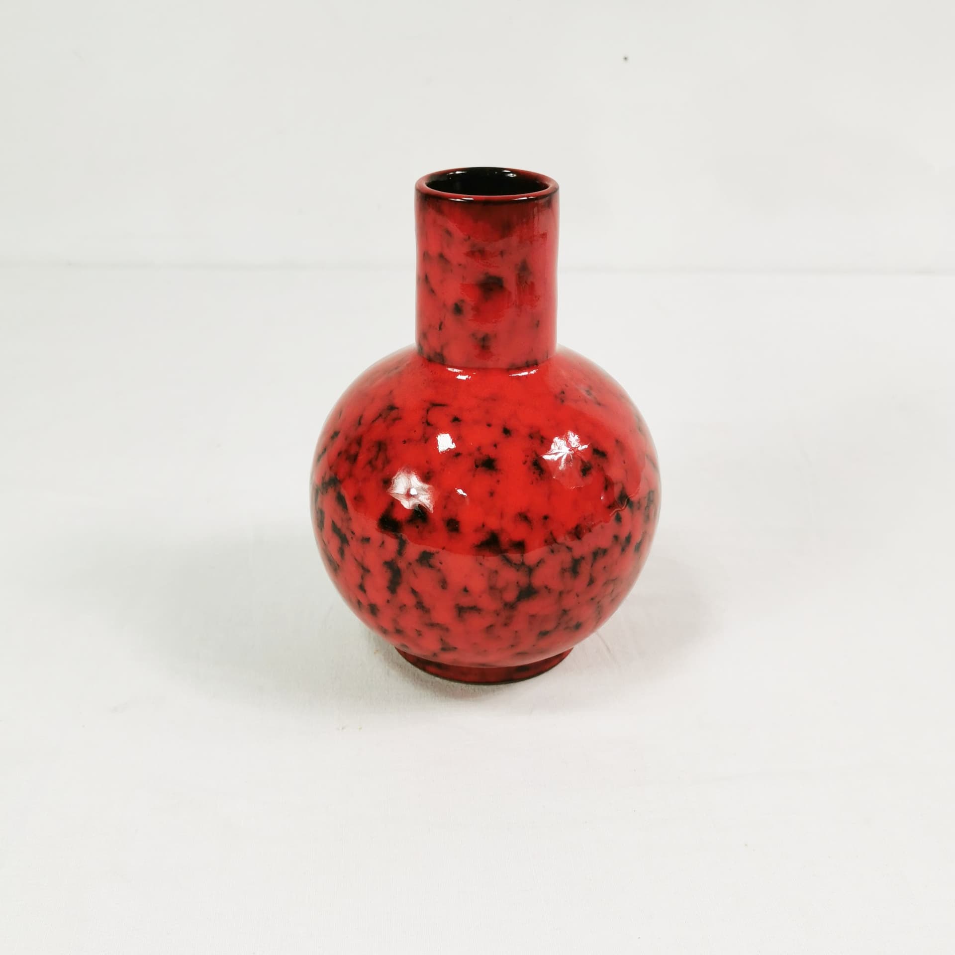 Vase Modernist, red black, ceramic, Italy, 1960s - 394551