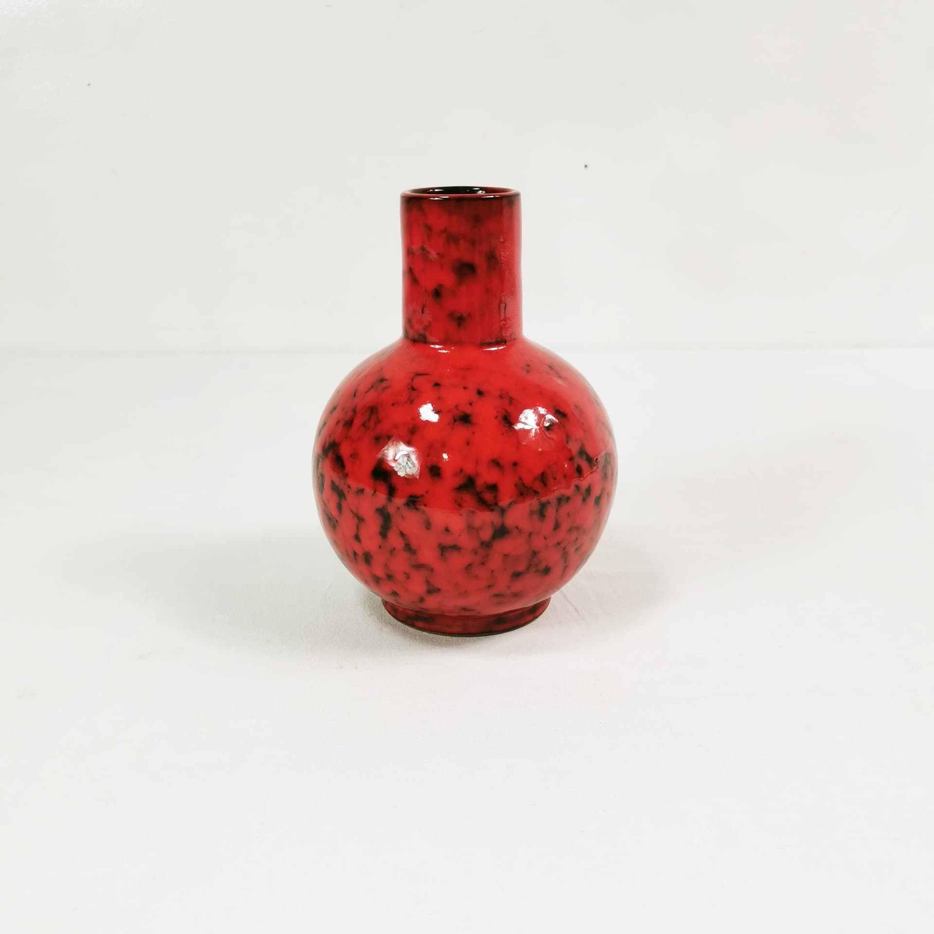 Vase Modernist, red black, ceramic, Italy, 1960s - 394549