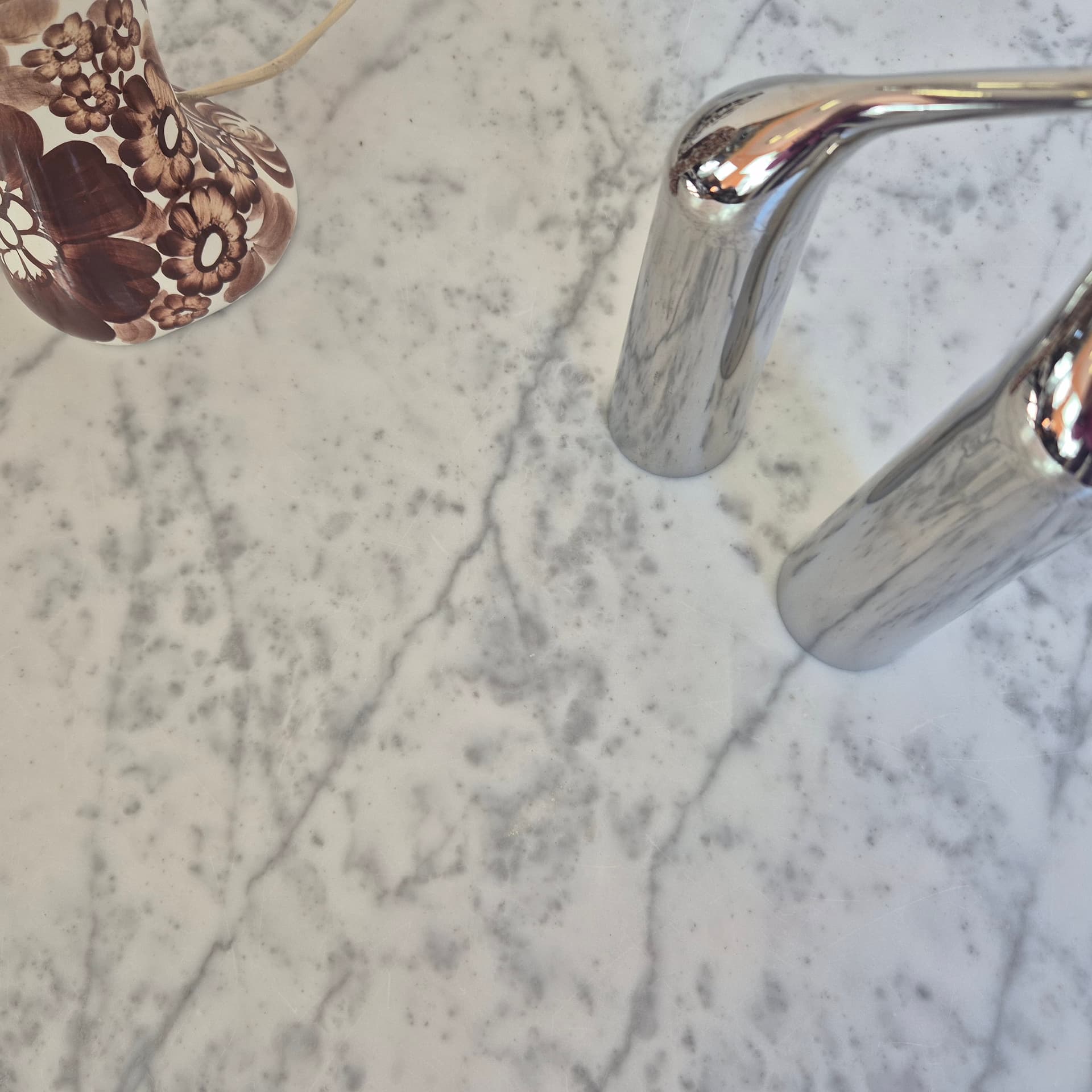 Ława Bianco Carrara, marmur biały, stal chromowana srebrna, Włochy, lata 70. - 394623