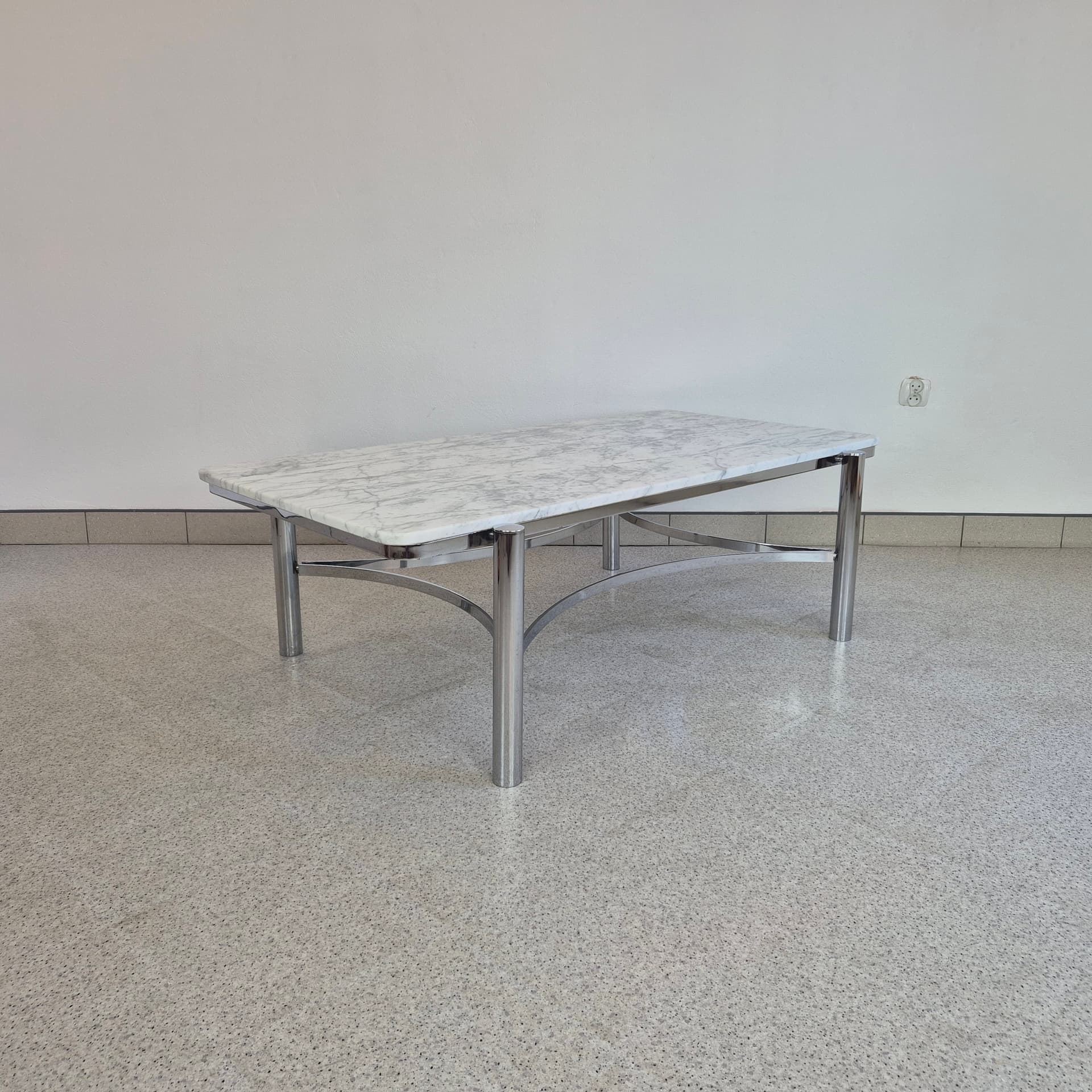 Ława Bianco Carrara, marmur biały, stal chromowana srebrna, Włochy, lata 70. - 394625