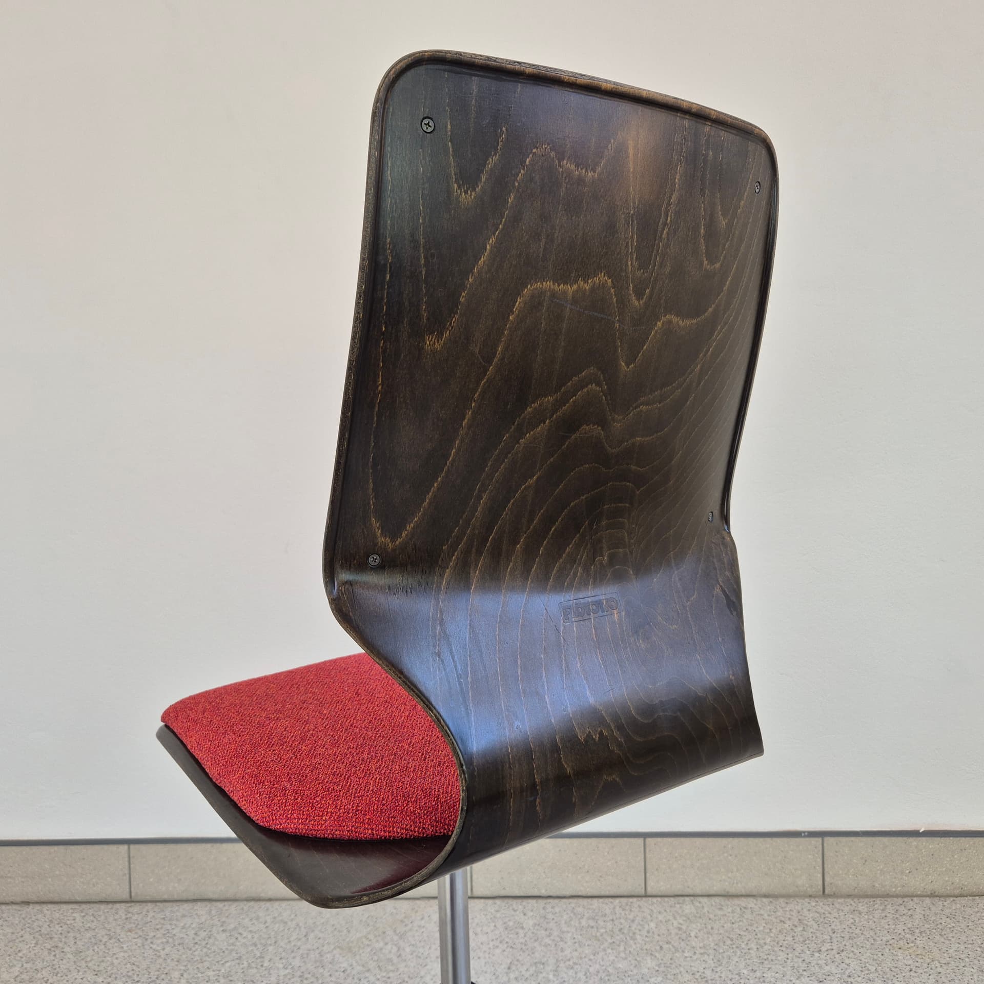 Swivel Chair Flototto, brown plywood, raspberry red fabric, Germany, 1970s. - 394651