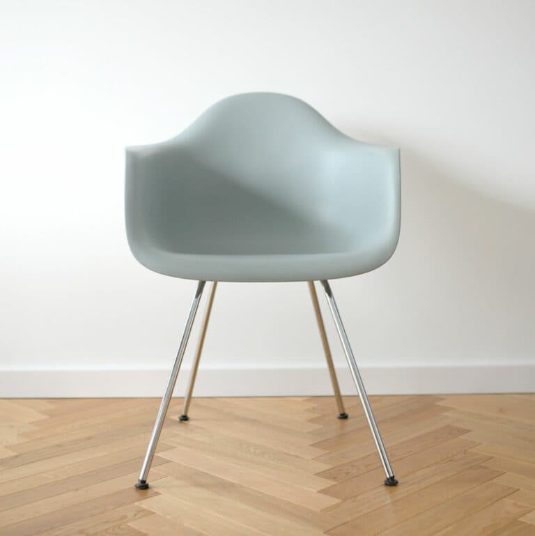 Krzesło DAX, zielony plastik, stal polerowana, proj. C. & R. Eames, Vitra, Niemcy - 395147