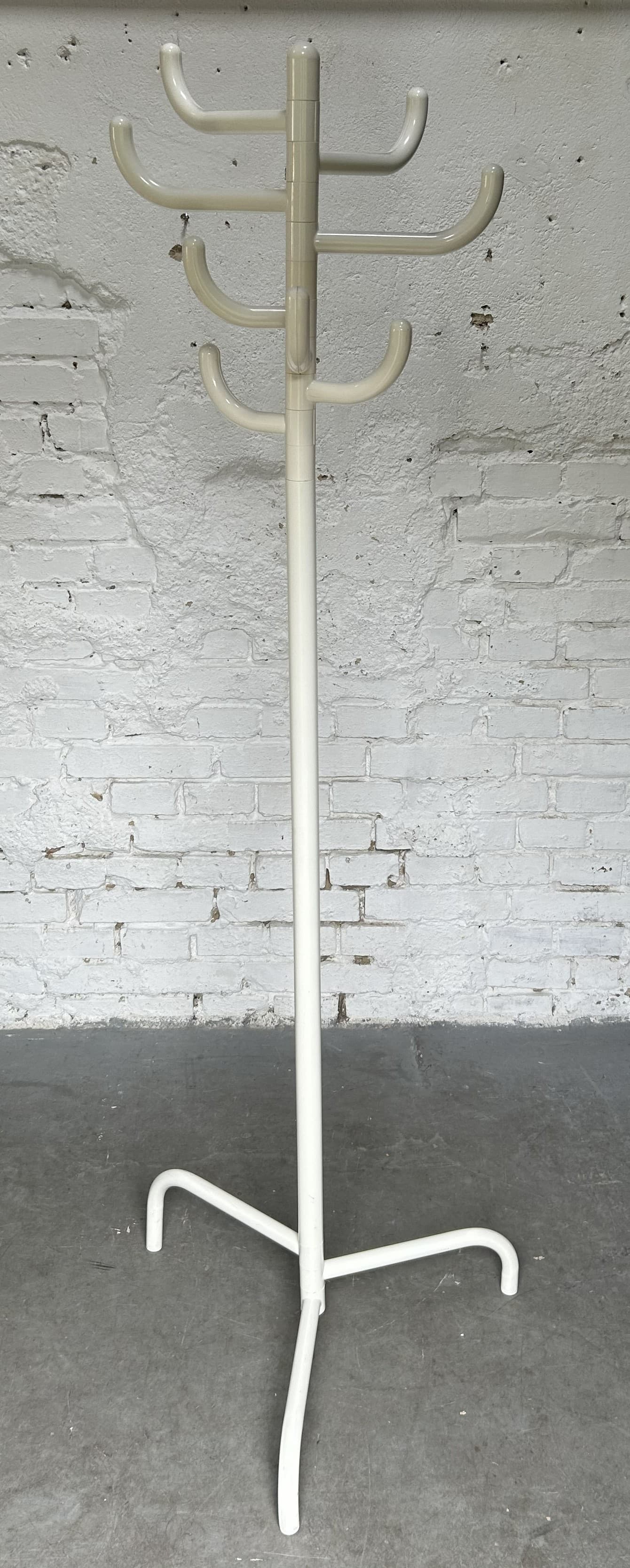 Wieszak stojący Smed, biały, metal, plastik, proj. R. Andersson, Ikea, lata 80. - 395318
