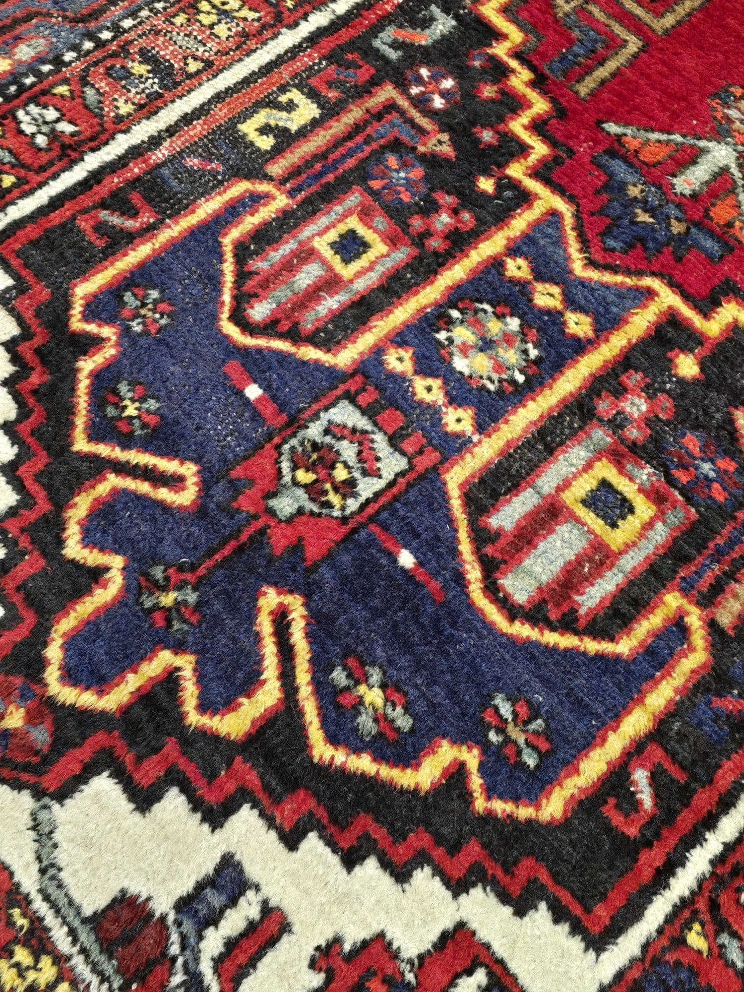 Dywan Nahavand 140x195 cm, niebieski czerwony złoty biały zielony, wełna, Iran, lata 60. - 395431