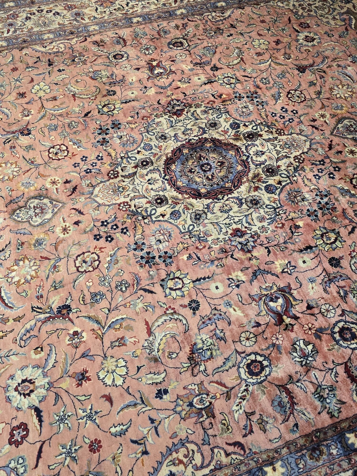 Rug Lahore, 280x385 cm, pink, wool, Pakistan, early 20th century - 395532