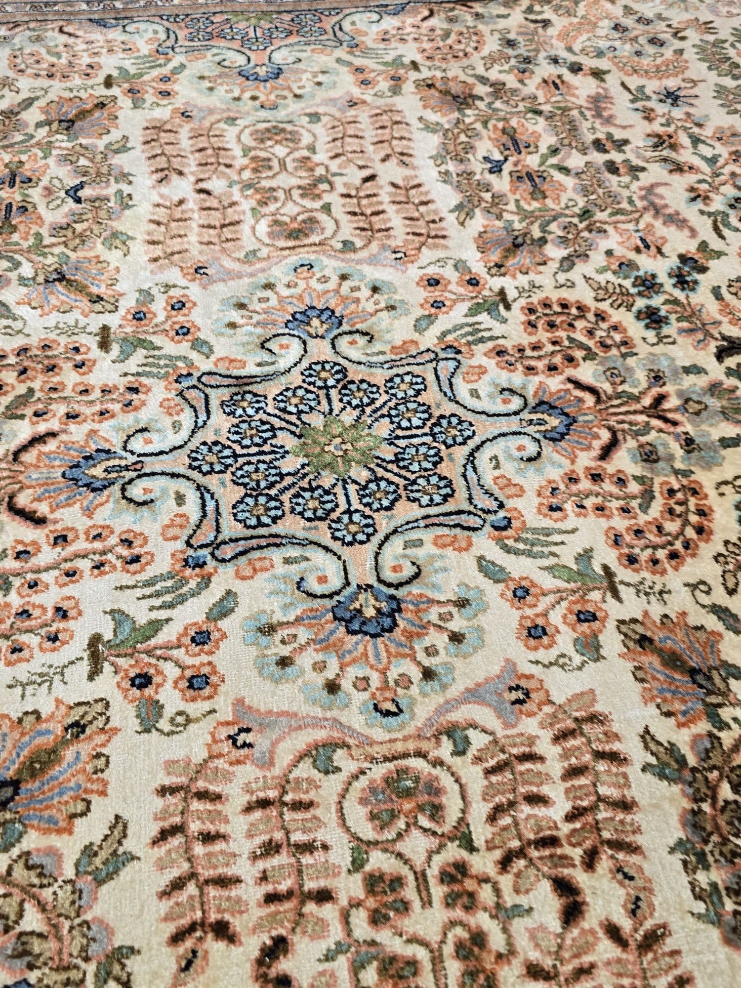 Rug Silk Kashmir 150x215 cm, cream silk, 1970s - 395572