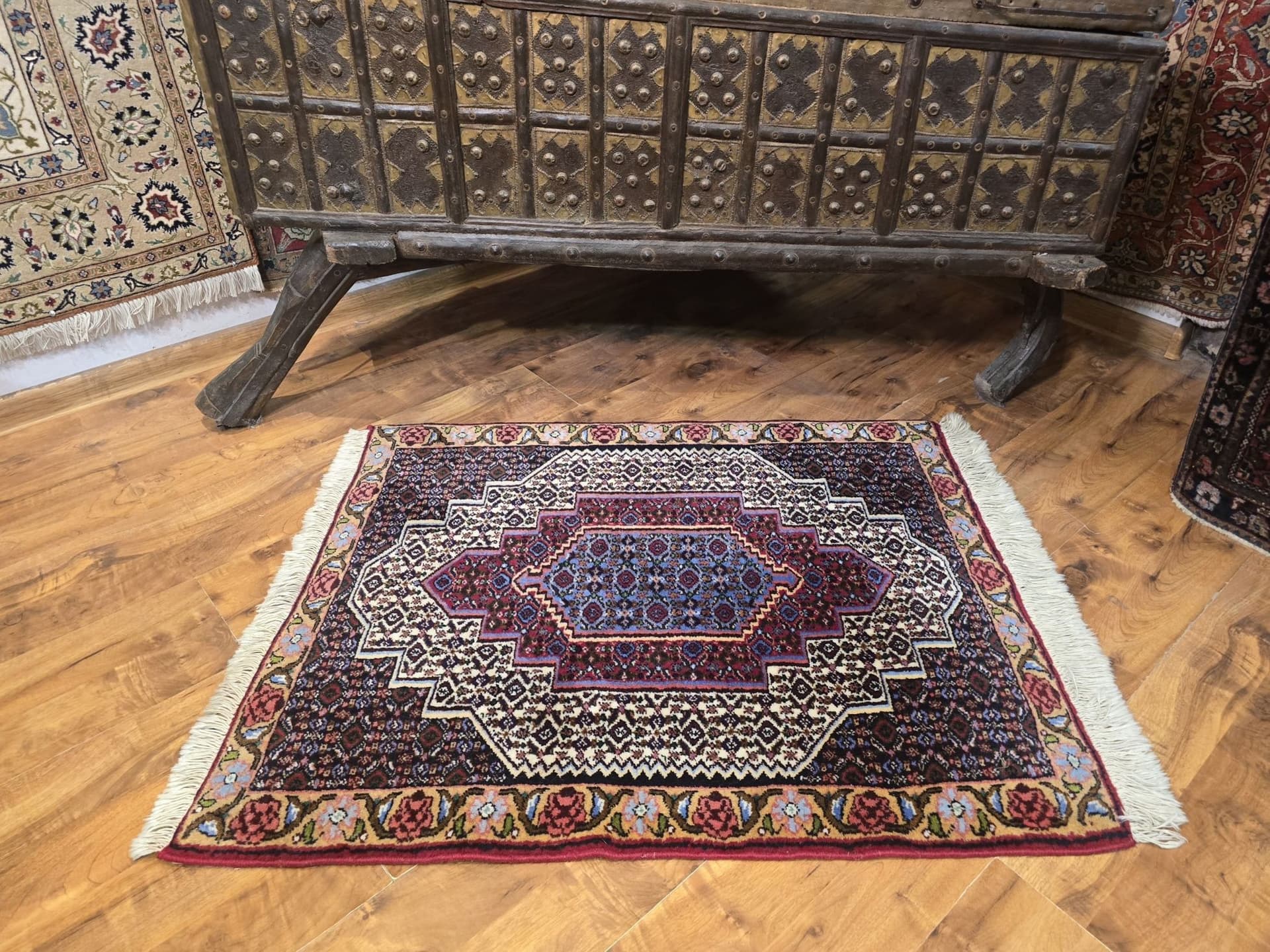 Dywan Sanandaj, 80x100 cm, czerwony niebieski biały różowy złoty, wełna, Iran - 395586