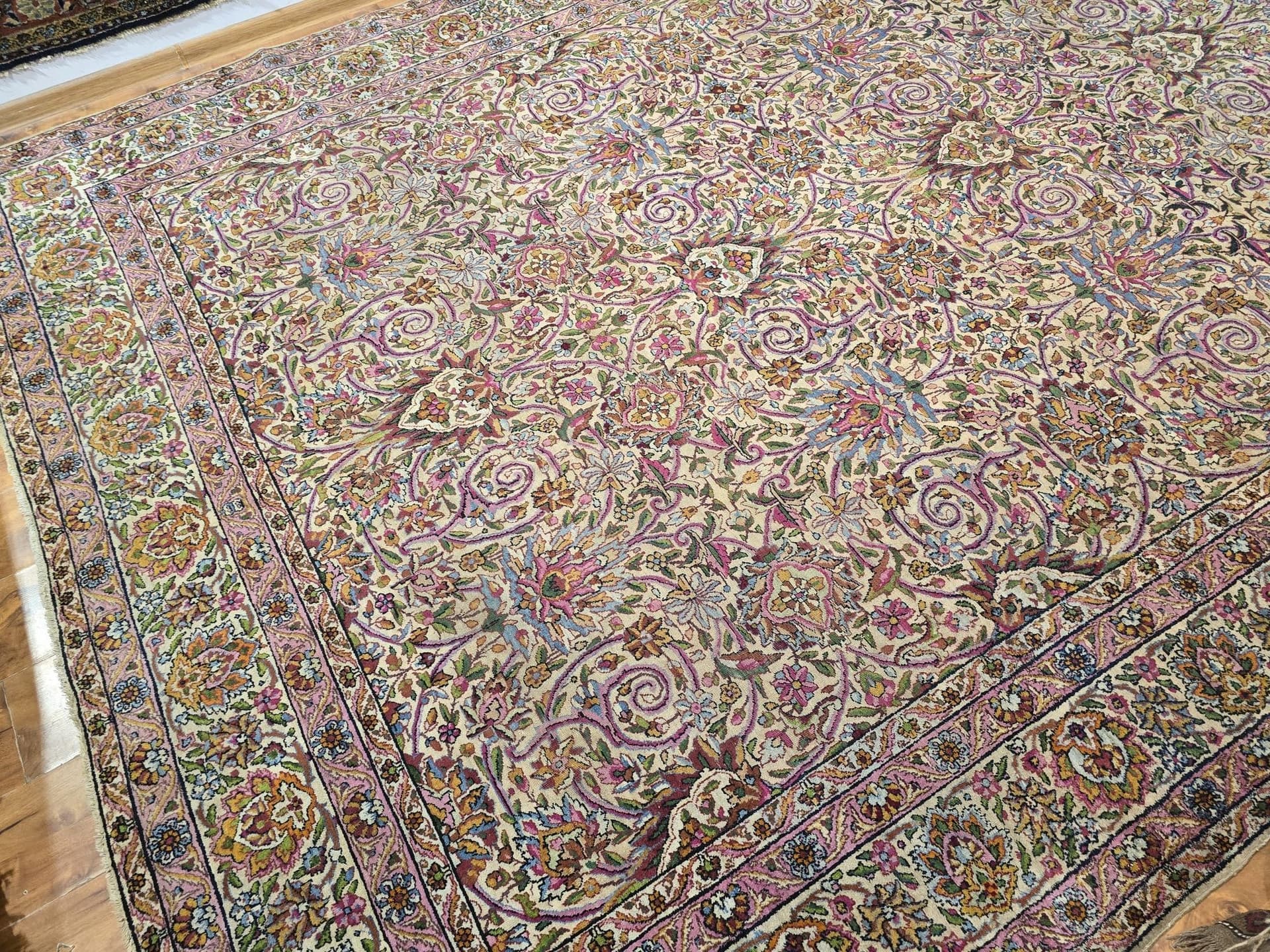 Dywan Kerman Lavar, 350x270 cm, beżowy różowy fioletowy niebieski zielony złoty, wełna, Iran, lata 30. - 395607