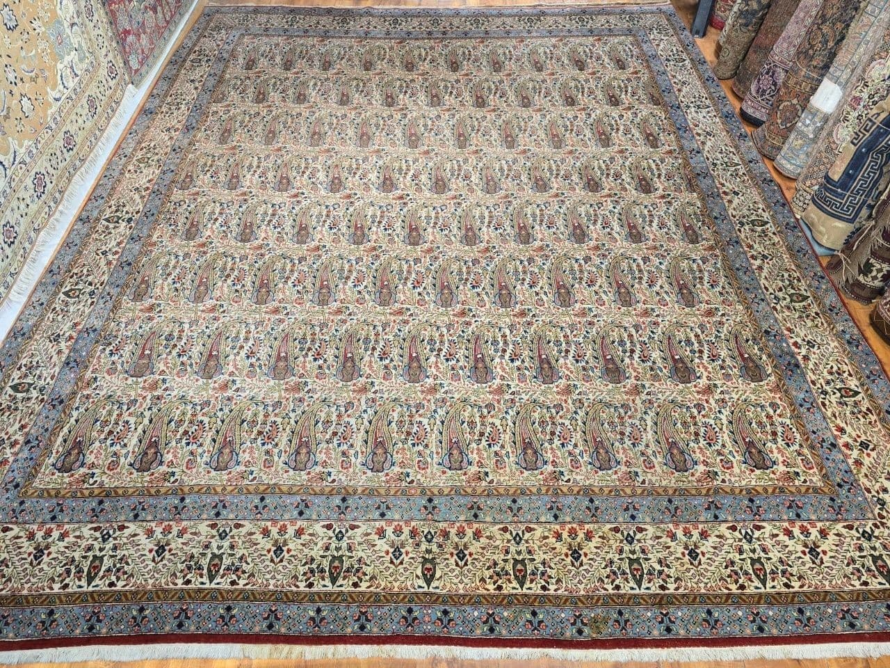 Dywan perski Qom 315x390 cm, biały czerwony niebieski zielony złoty, wełna, Iran, lata 60. - 395672