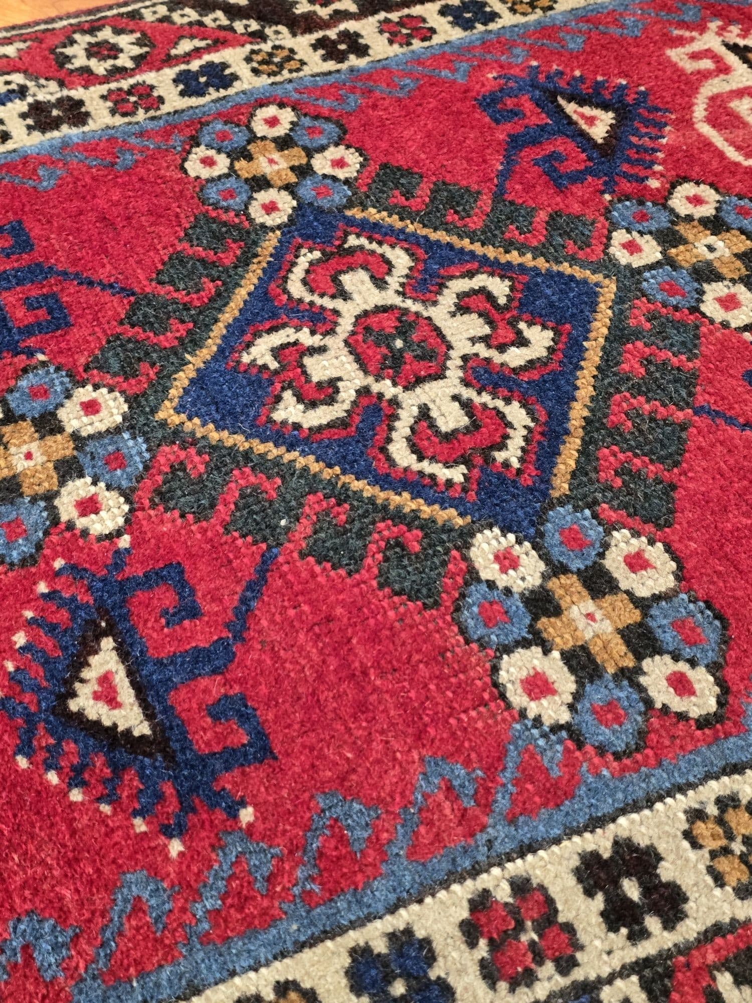 Chodnik Dosemealtı 185x76 cm, czerwony niebieski brązowy biały zielony, wełna, Turcja, lata 70. - 395842