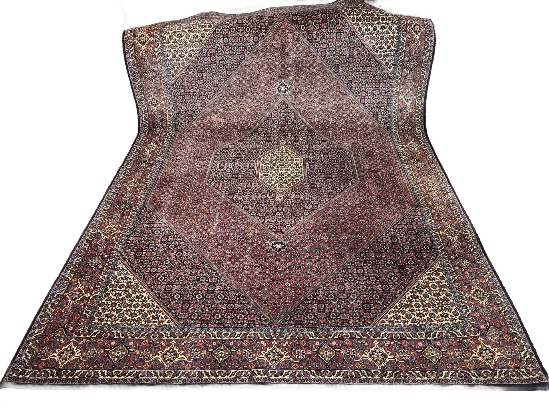 Dywan Bidjar Takab 205x310 cm, czerwony niebieski biały złoty, wełna, Iran, początek XX w.