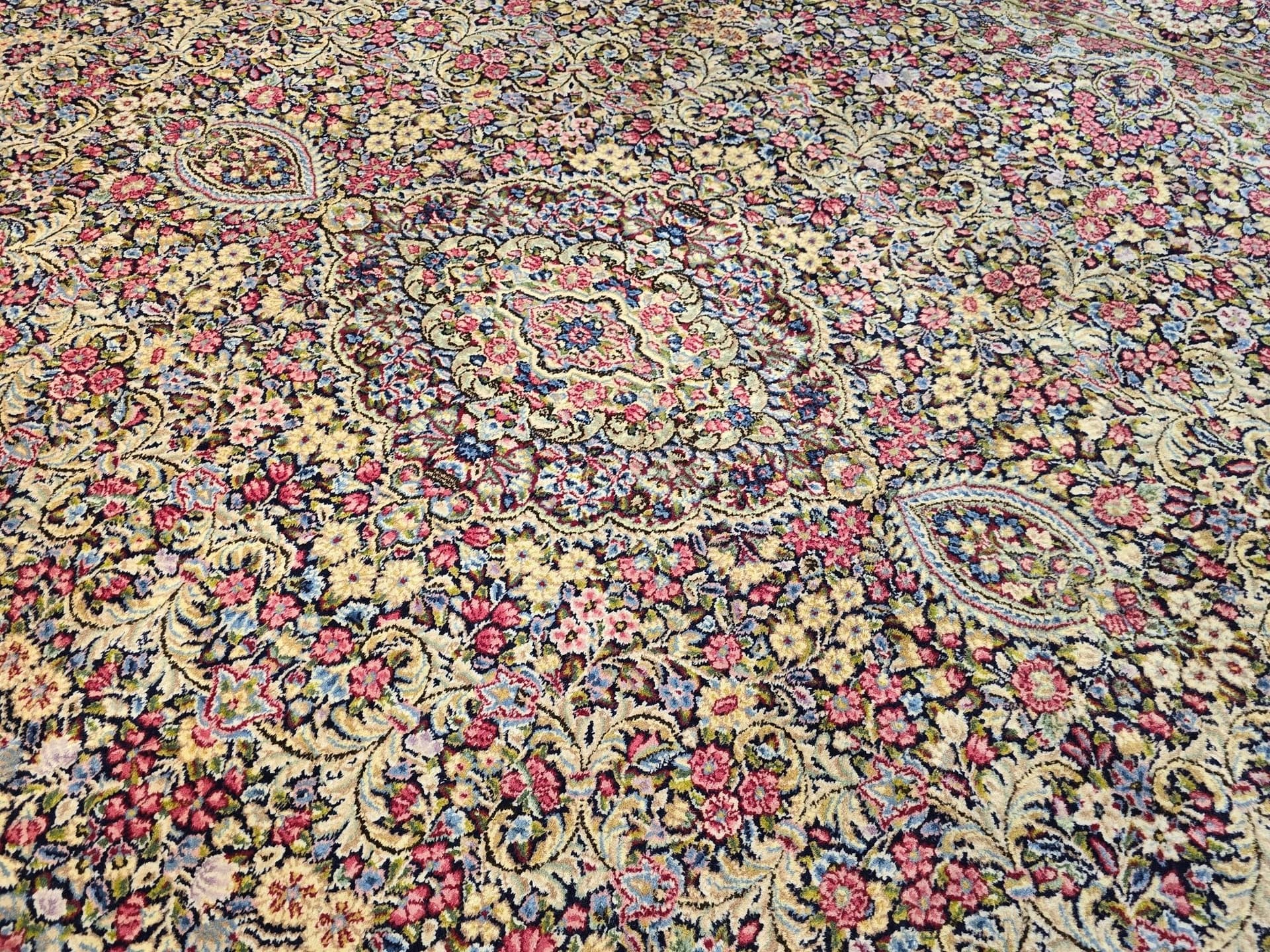Dywan Kerman Laver, 385x295 cm, różowy czerwony niebieski beżowy zielony, wełna, Iran, XIX w. - 396782