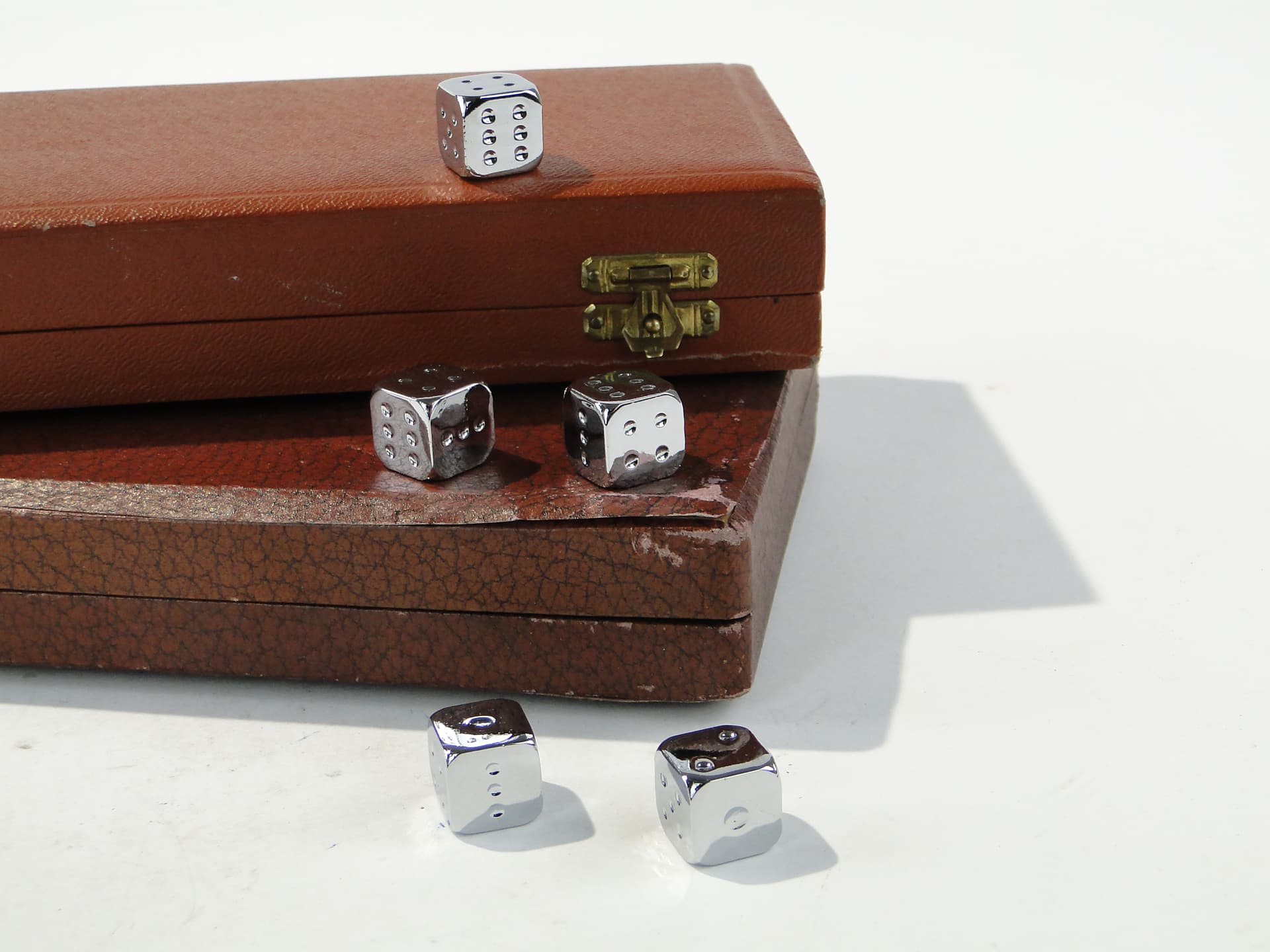Set of Dice Art Deco, silver, chromed brass, Europe, 1920s - 397113