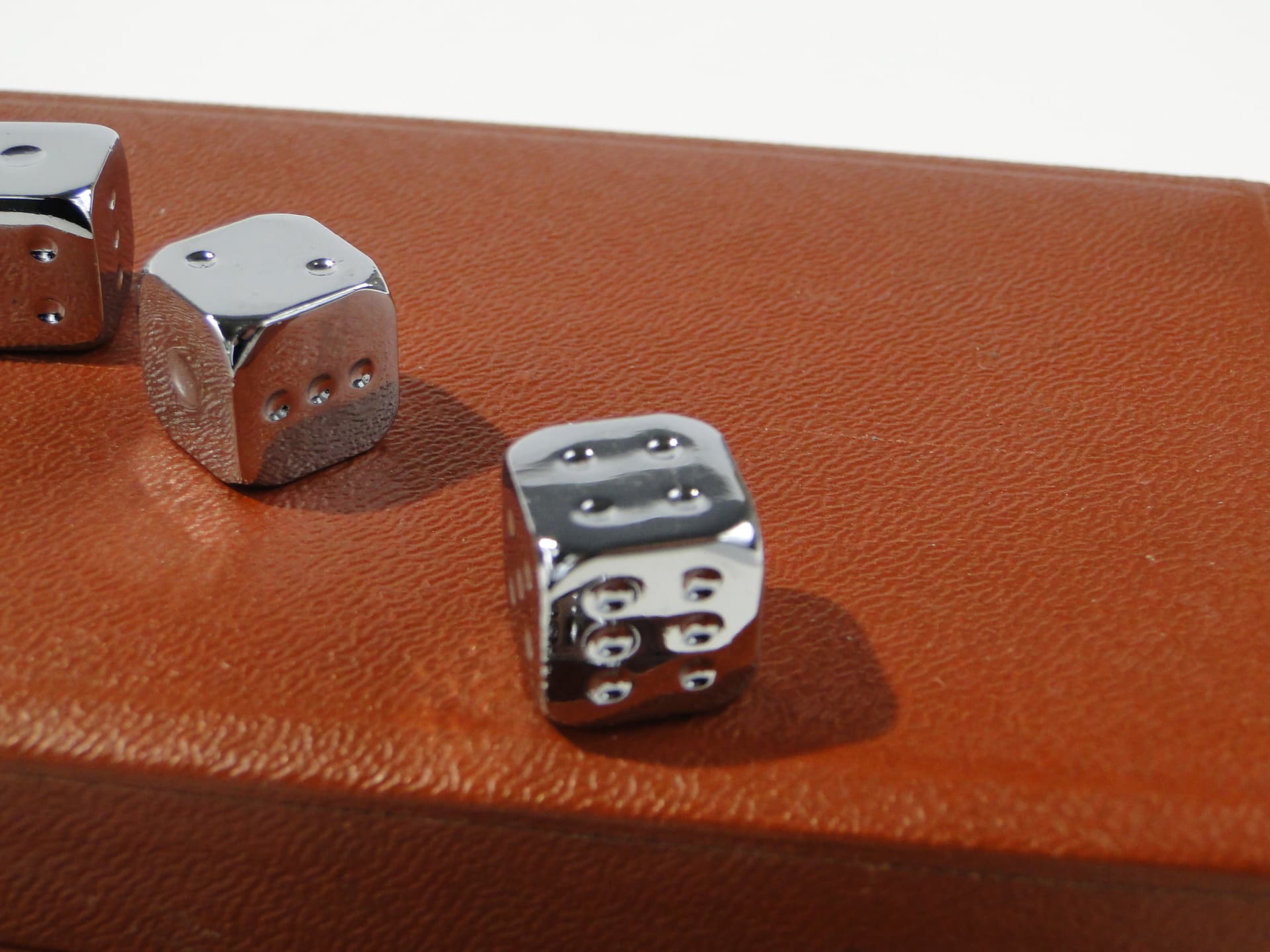 Set of Dice Art Deco, silver, chromed brass, Europe, 1920s - 397116
