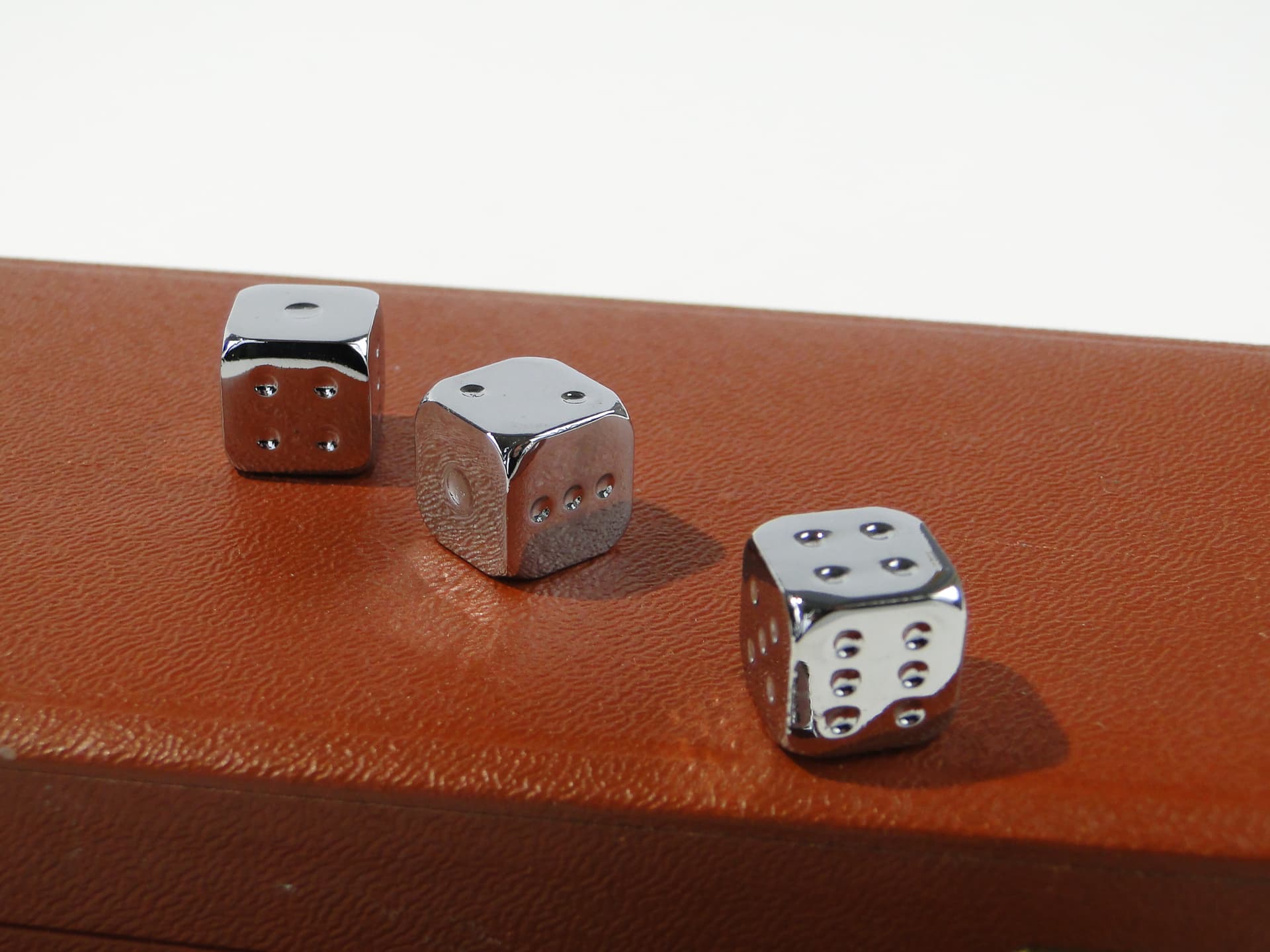 Set of Dice Art Deco, silver, chromed brass, Europe, 1920s - 397115
