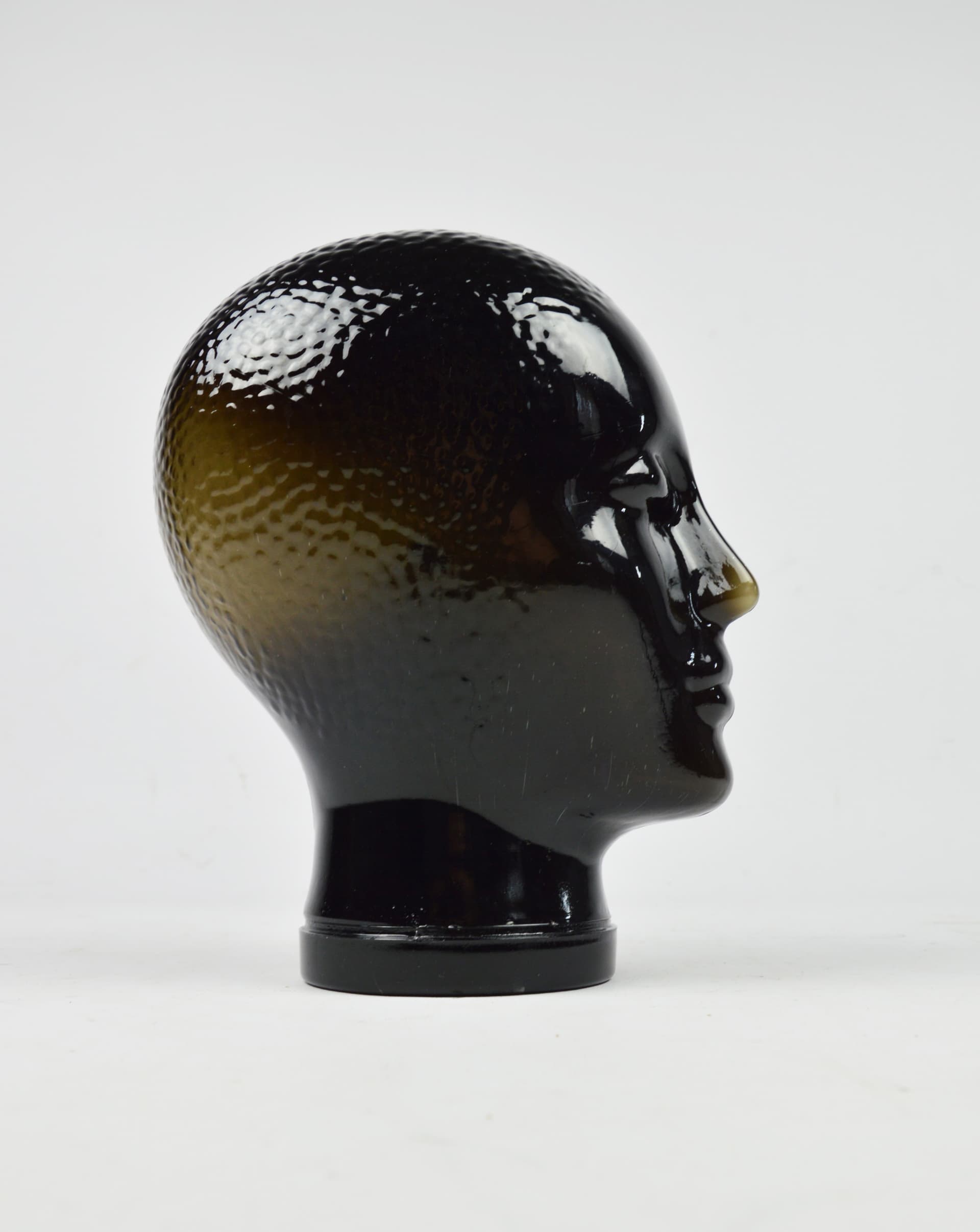 Decorative head, brown glass, 1970s. - 397495
