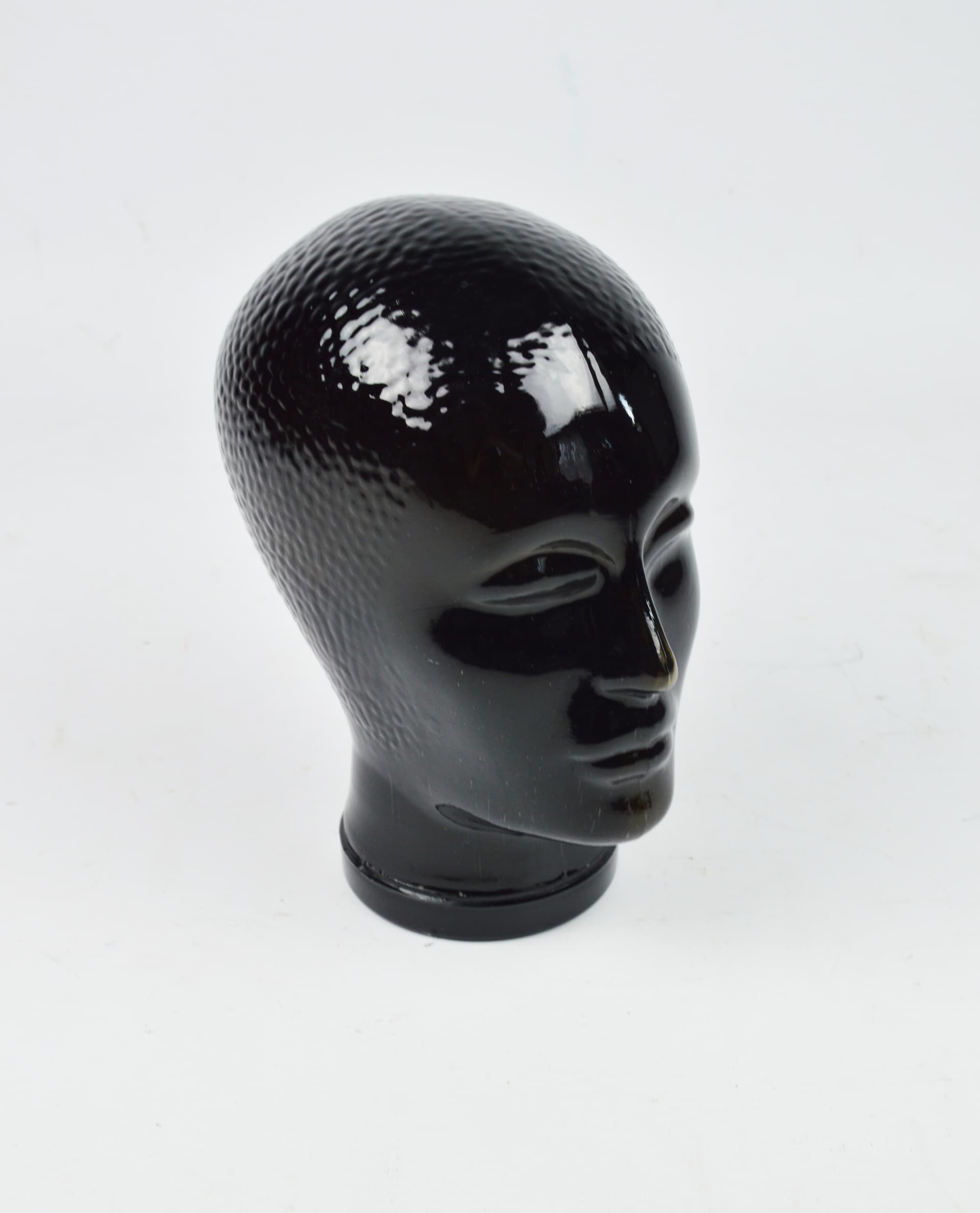 Decorative head, brown glass, 1970s. - 397493