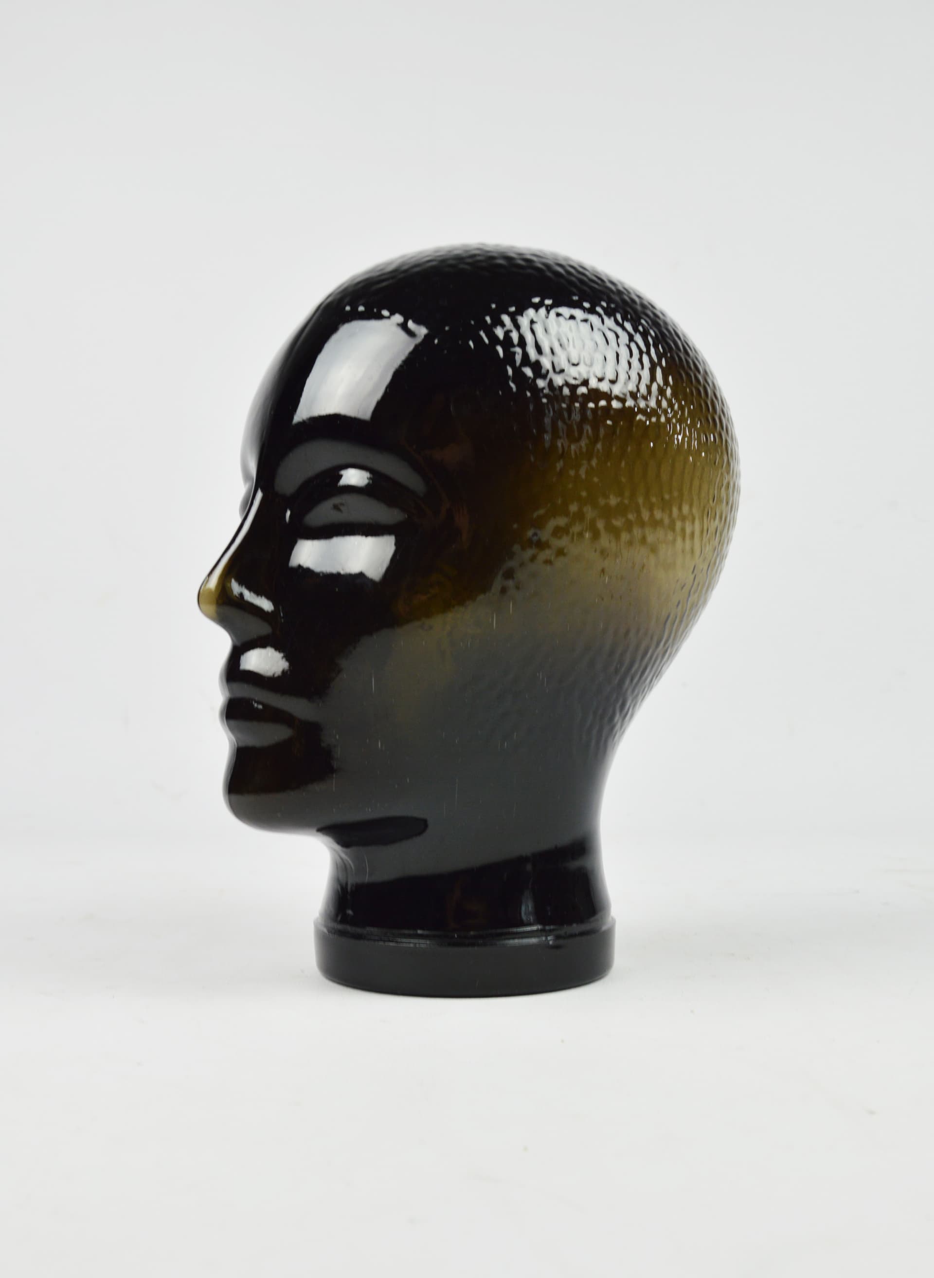 Decorative head, brown glass, 1970s. - 397491
