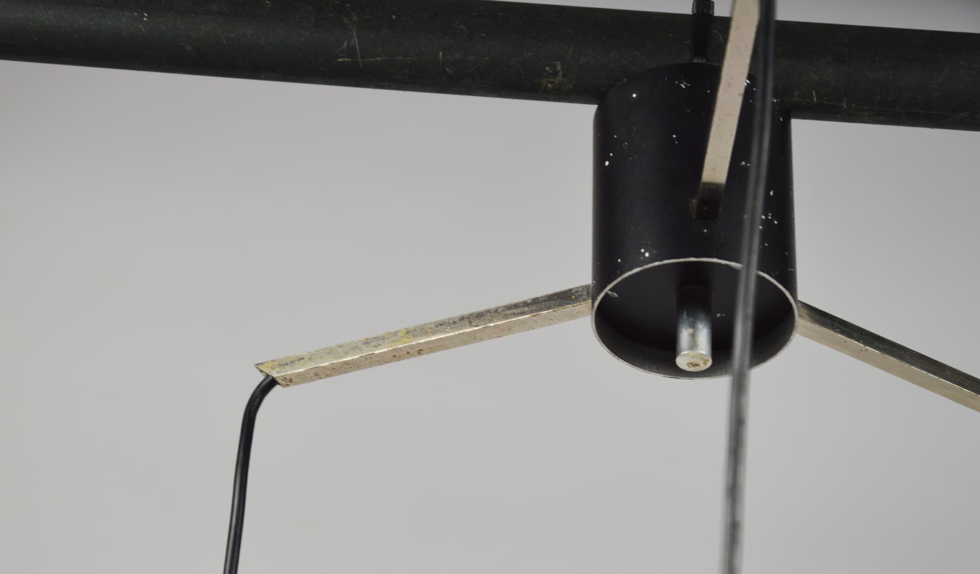 Cascading pendant lamp, yellow glass, brown wood, silver metal, 1970s. - 397537