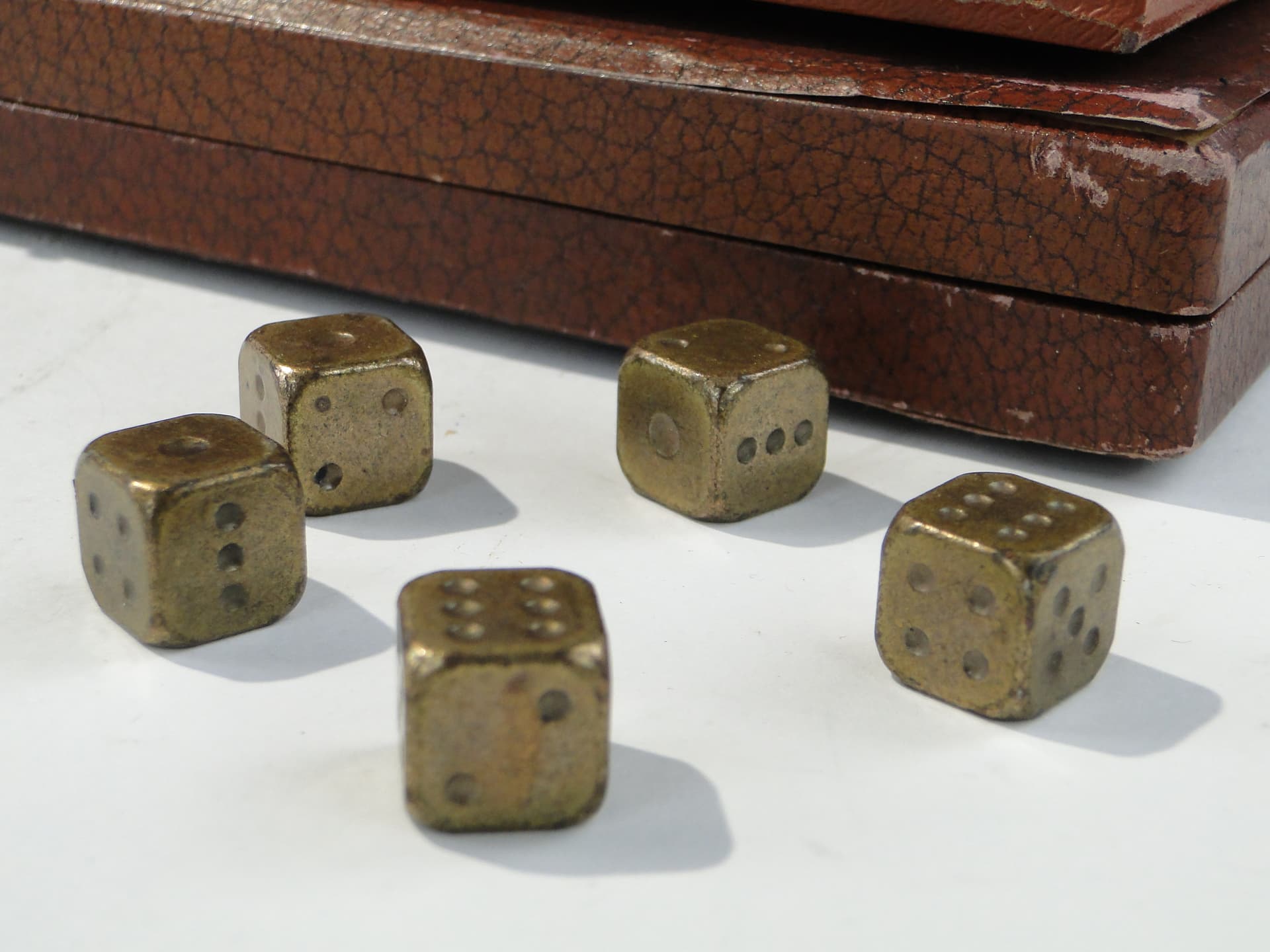 Set of Five Dice, bronze, 1920s - 397564