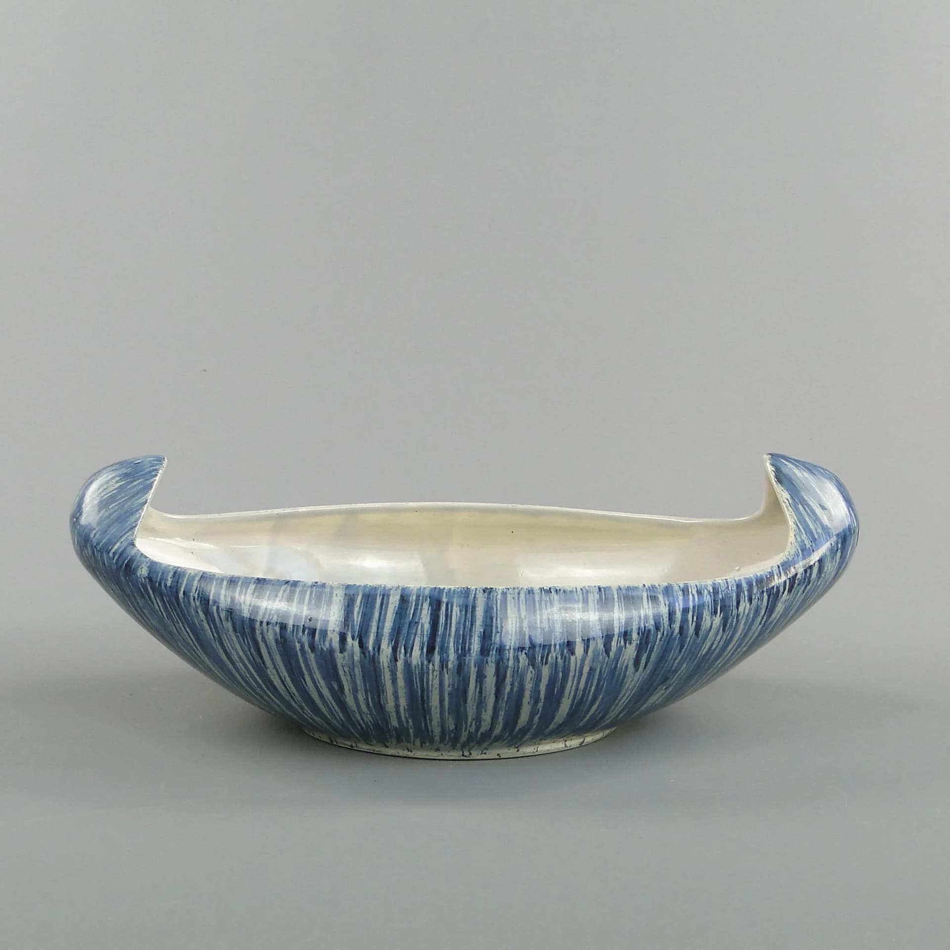 Naczynie ikebana, wzór 494, fajans biały niebieski, proj. W. Płażewski, Polska, lata 60. - 397588