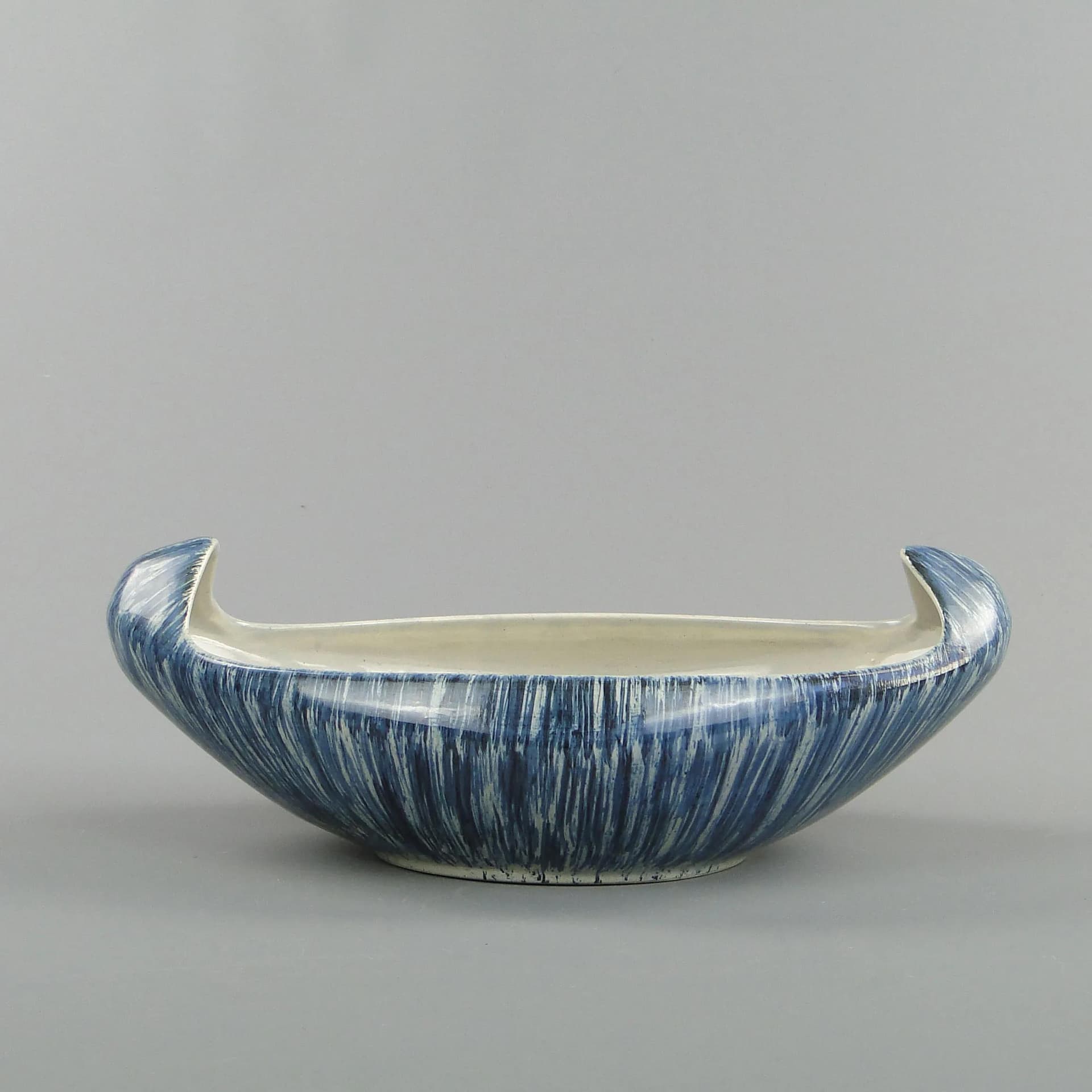 Naczynie ikebana, wzór 494, fajans biały niebieski, proj. W. Płażewski, Polska, lata 60. - 397593