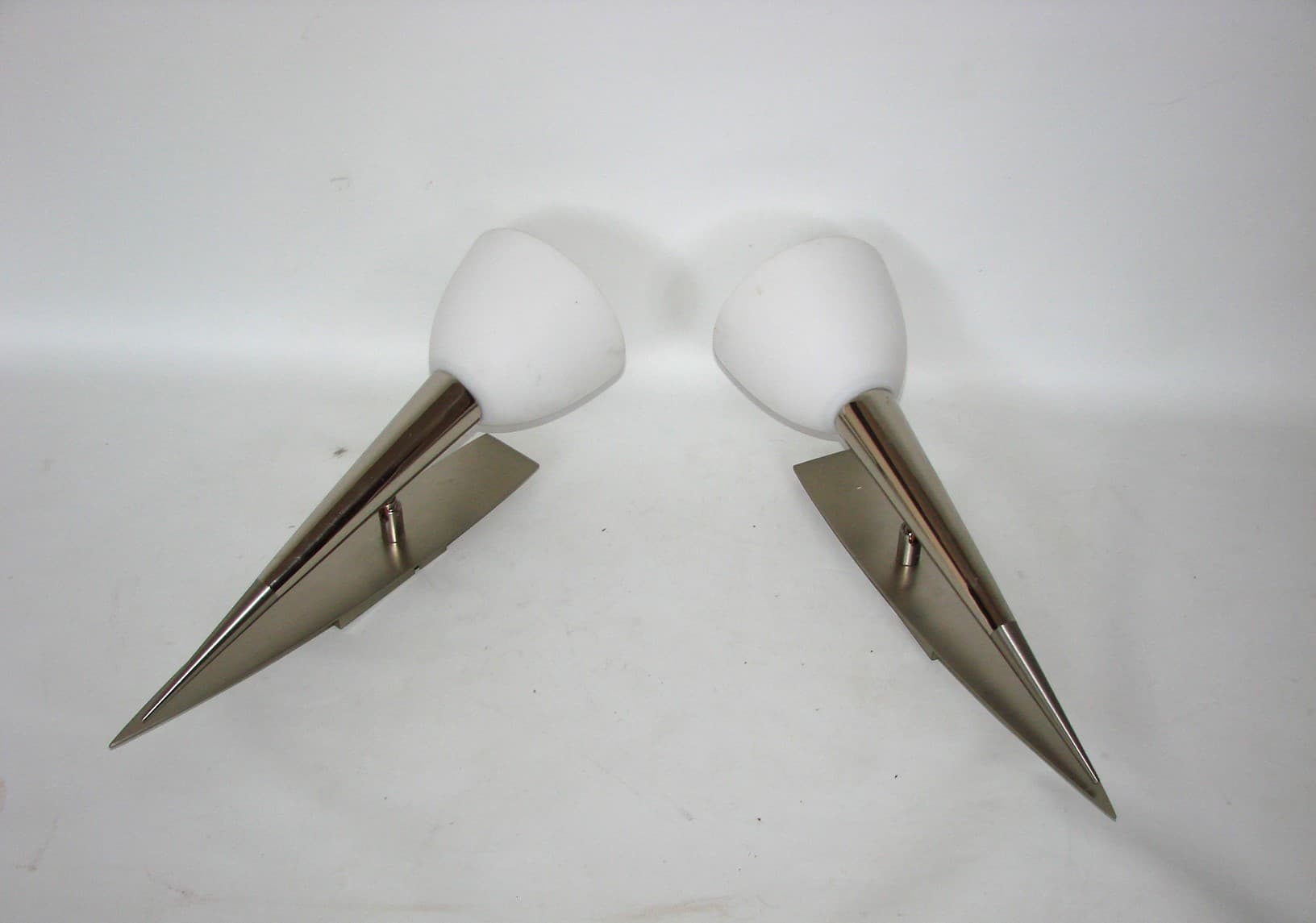Pair of wall sconces Torches, silver, polished steel, white glass, 1990s - 398073
