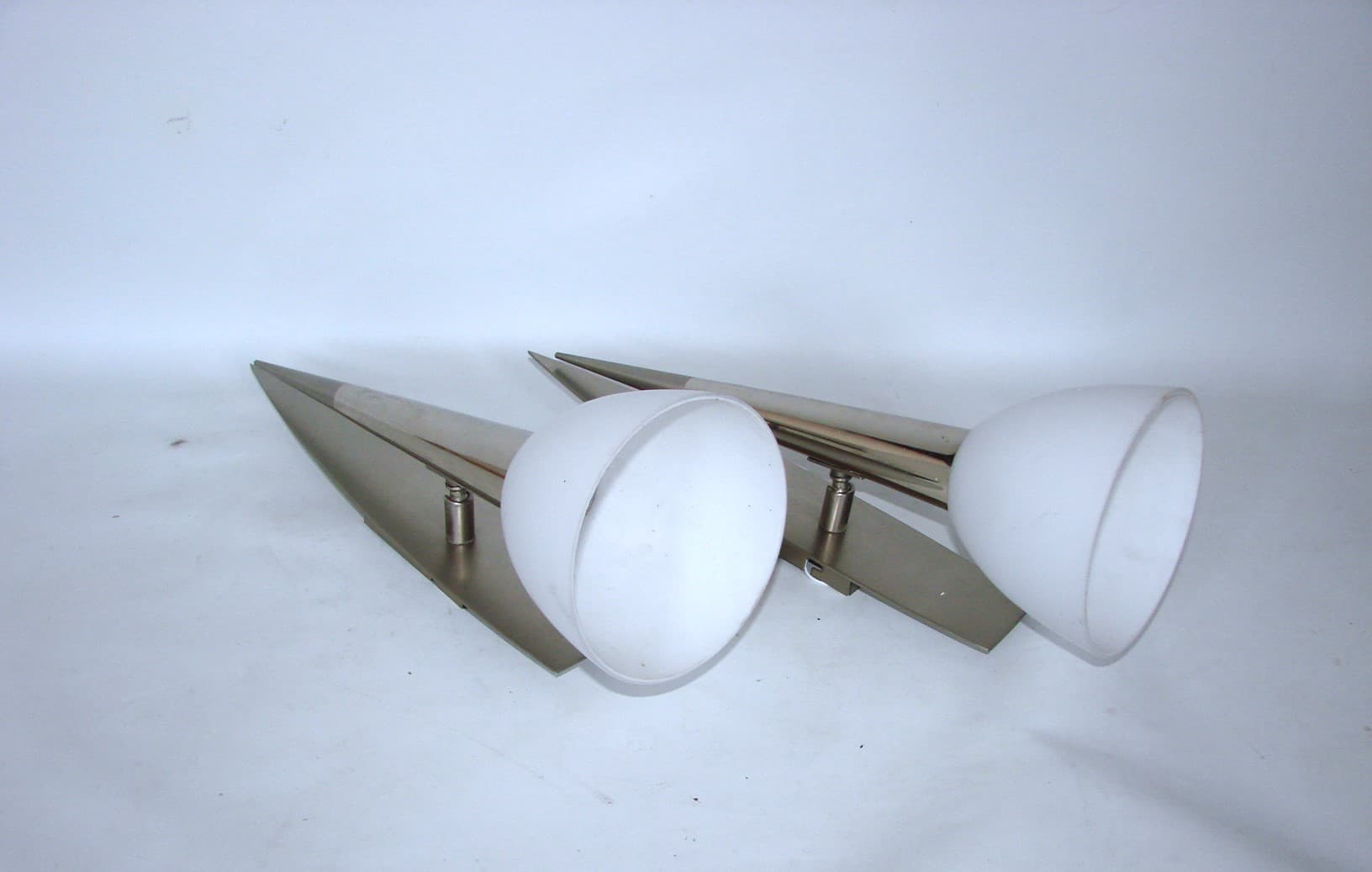Pair of wall sconces Torches, silver, polished steel, white glass, 1990s - 398075