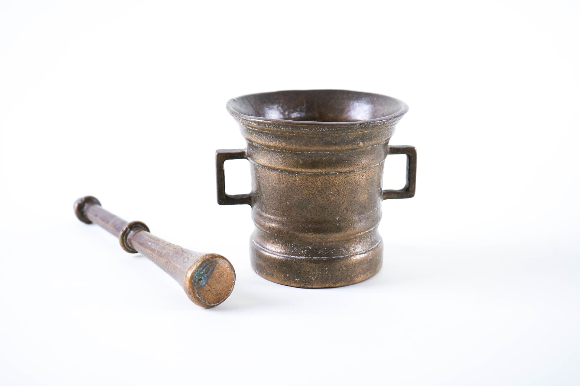 Mortar with Pestle Art Deco, golden brass, early 20th c. - 398100