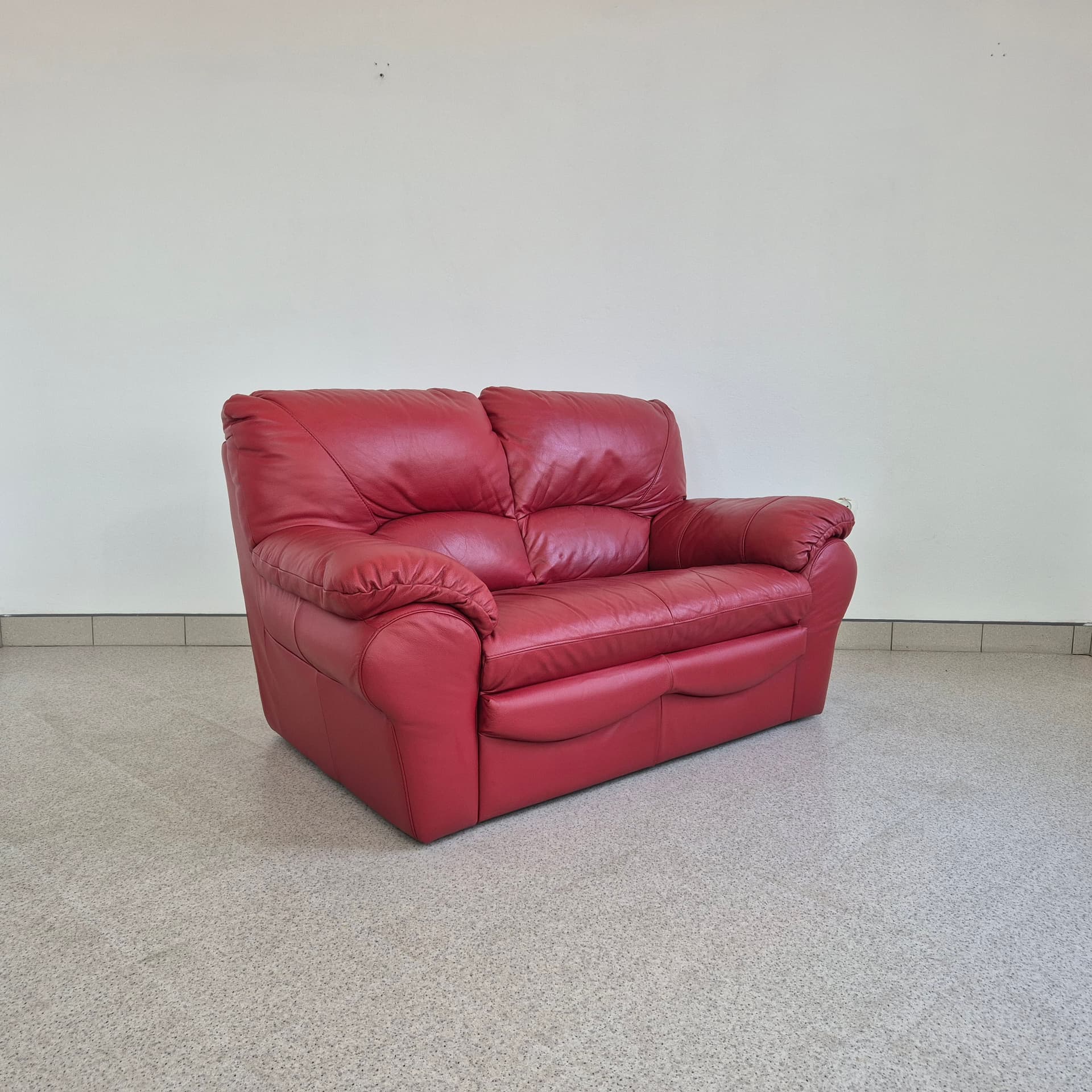 Sofa Torsby, skóra czerwona, Modoform, XXI w. - 398135