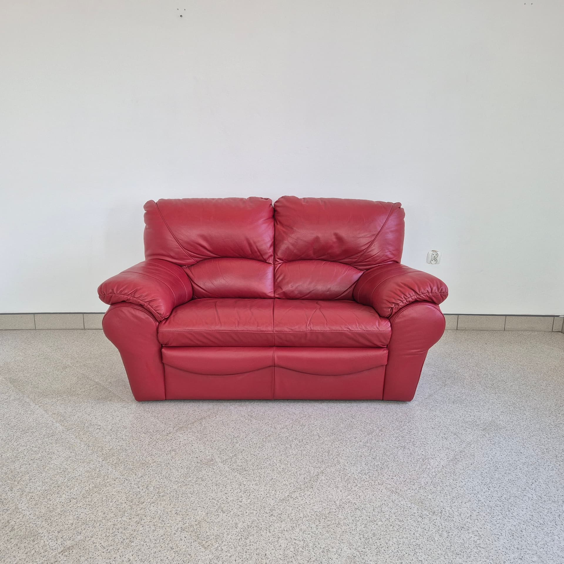 Sofa Torsby, skóra czerwona, Modoform, XXI w. - 398133