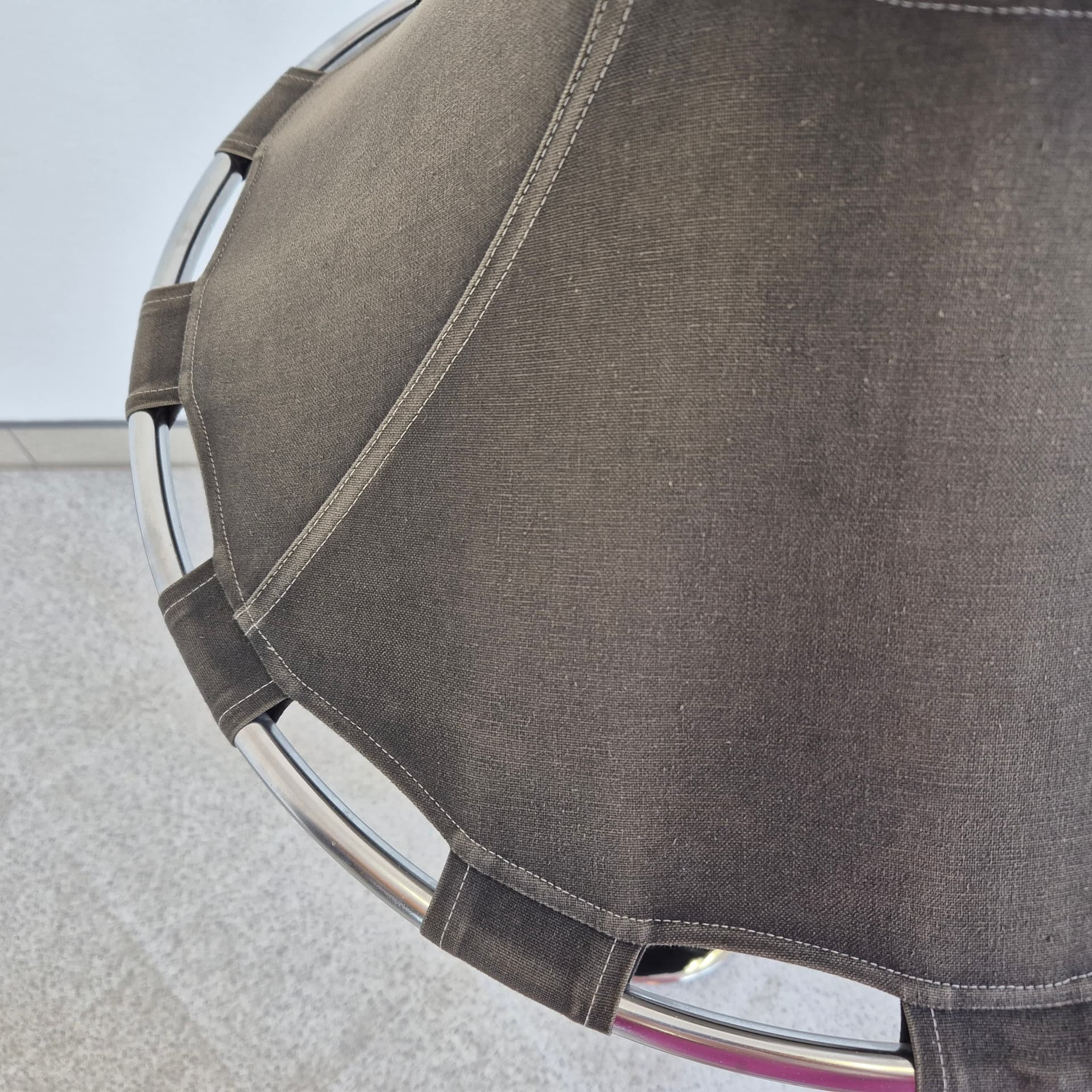 Floor lamp Anna, grey fabric, chromed steel, by A. Ehrner, Ateljé Lyktan, Sweden, 1980s. - 398186