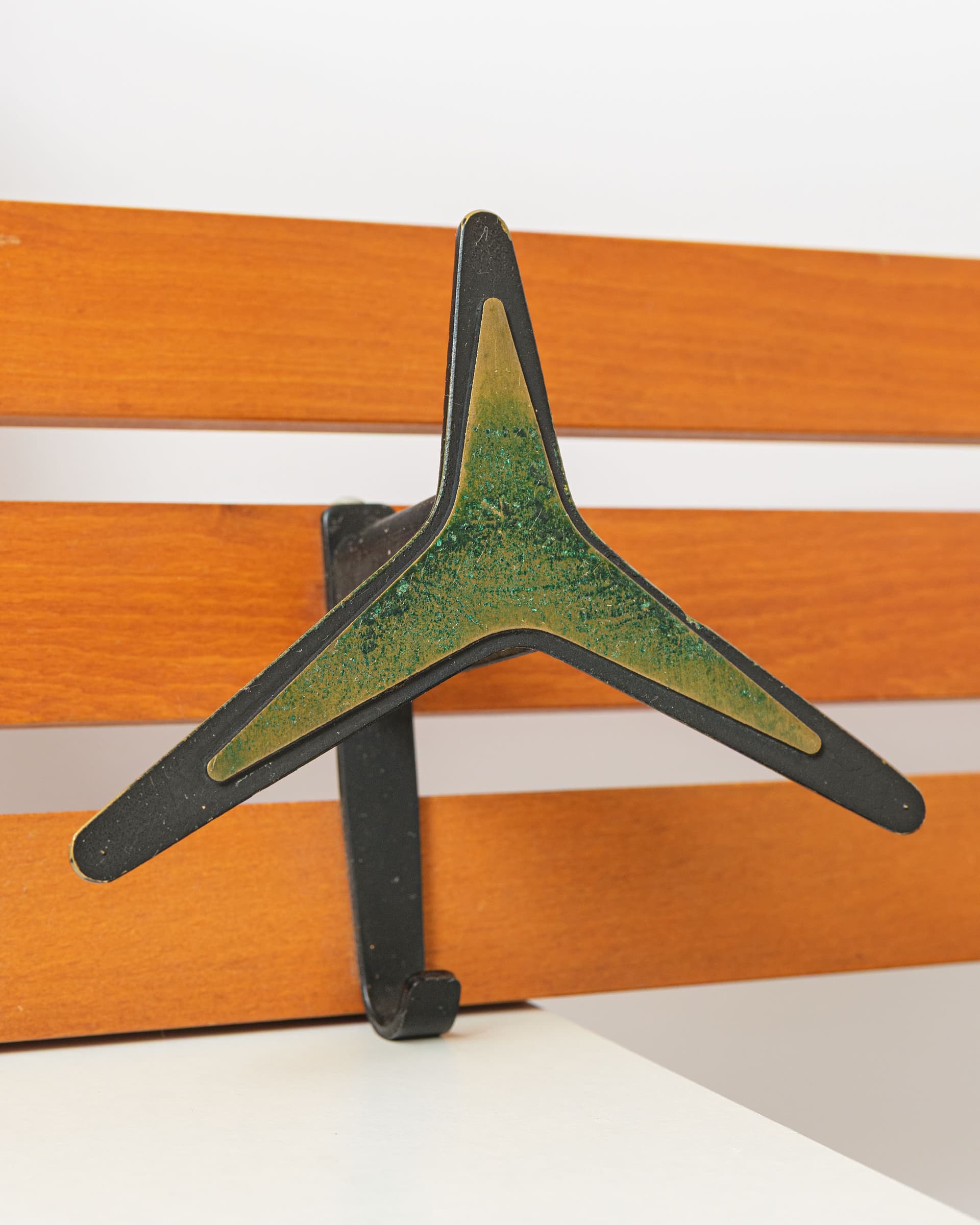 Wall-mounted coat rack, brown wood, black metal, Italy, 1970s. - 398554