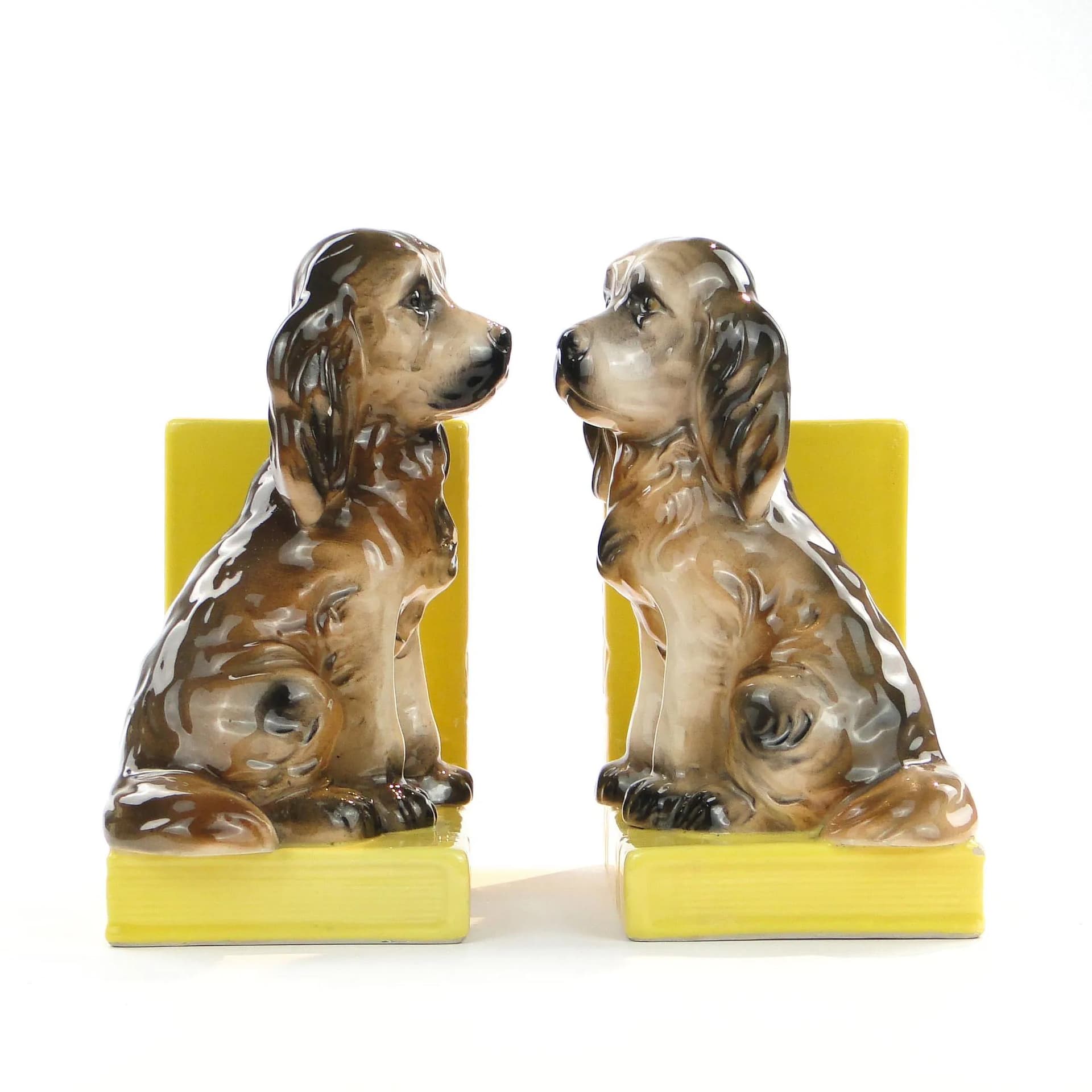 Pair of bookends, Art Deco, yellow ceramic, Czechoslovakia, 1930s. - 398672