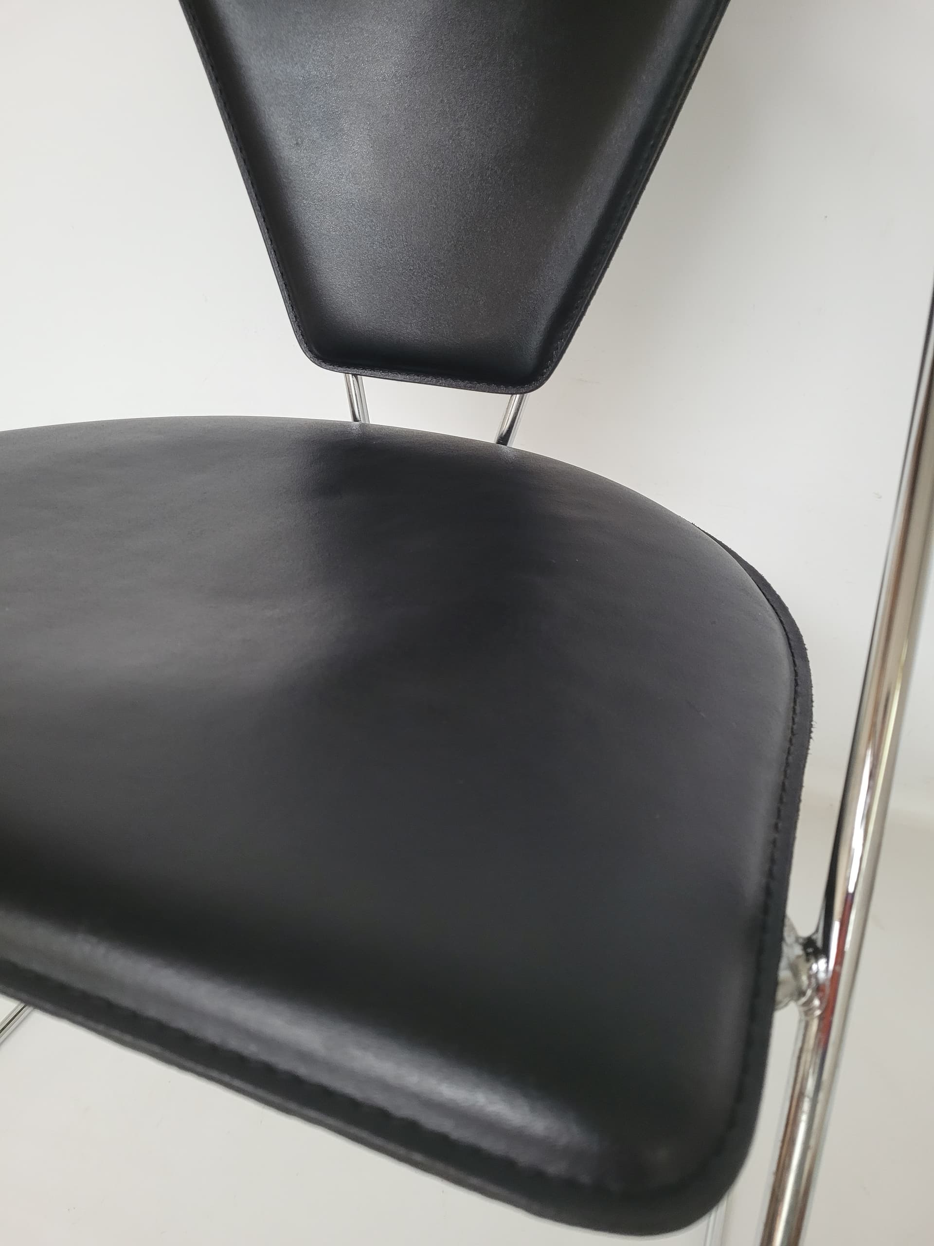 Krzesło Bauhaus, skóra czarna, stal chromowana, Włochy, lata 80. - 398769