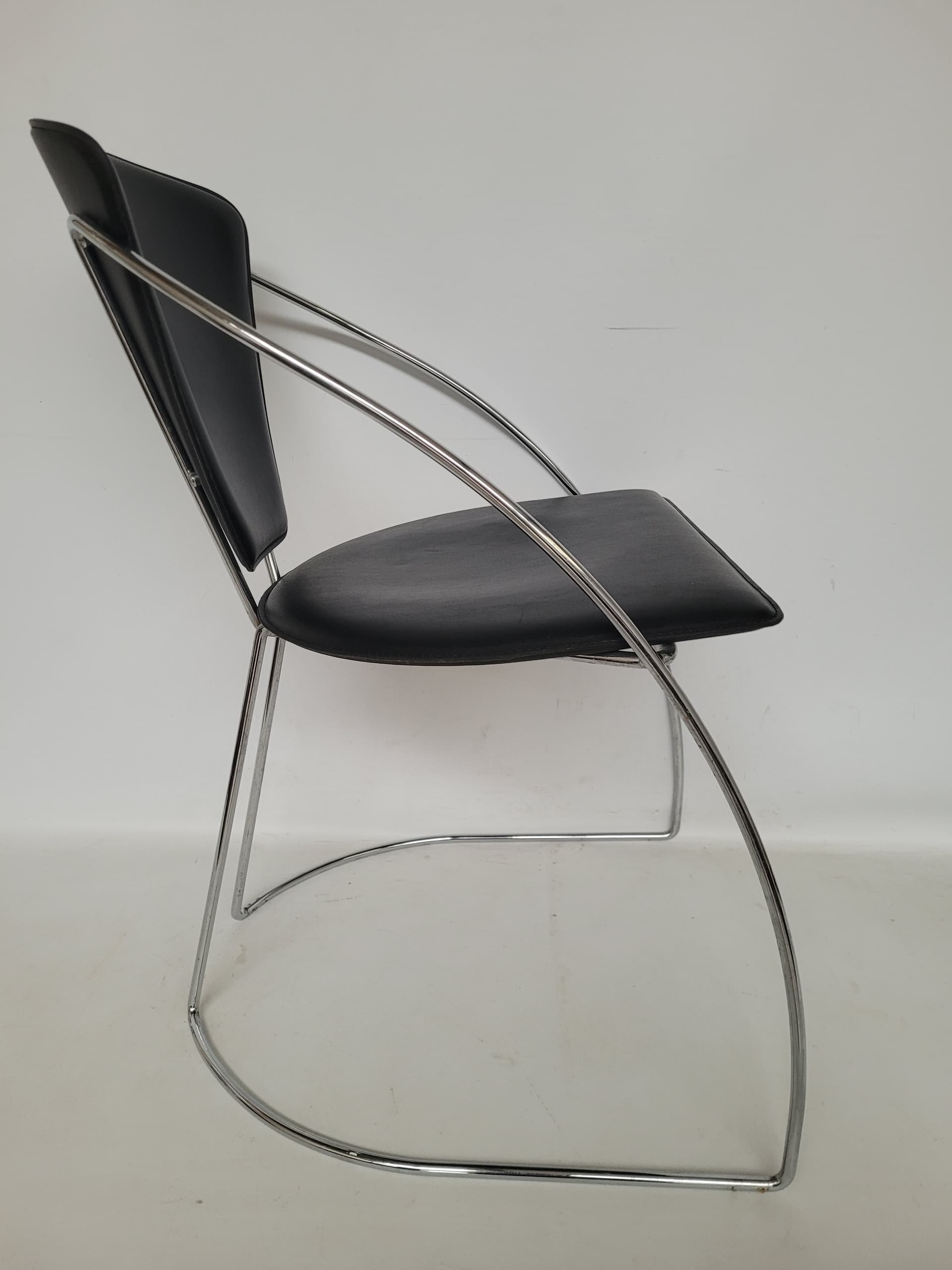 Krzesło Bauhaus, skóra czarna, stal chromowana, Włochy, lata 80. - 398772