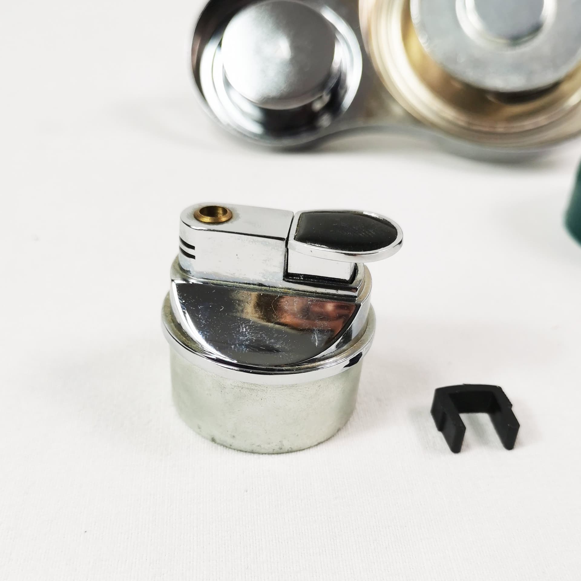 Smoking set Bauhaus, green chrome-plated steel, green Bakelite, Germany, 1960s. - 398966