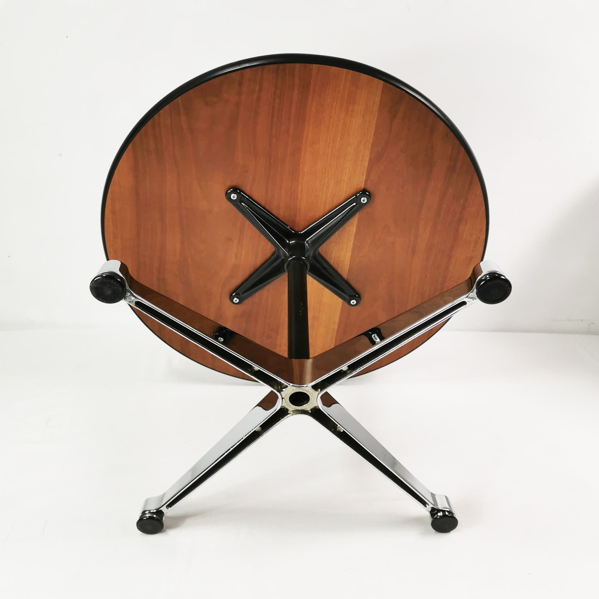 Coffee Table Eames Contract, American walnut brown, black plastic, polished steel silver, by C. & R. Eames, Vitra, Switzerland, 1980s. - 398978