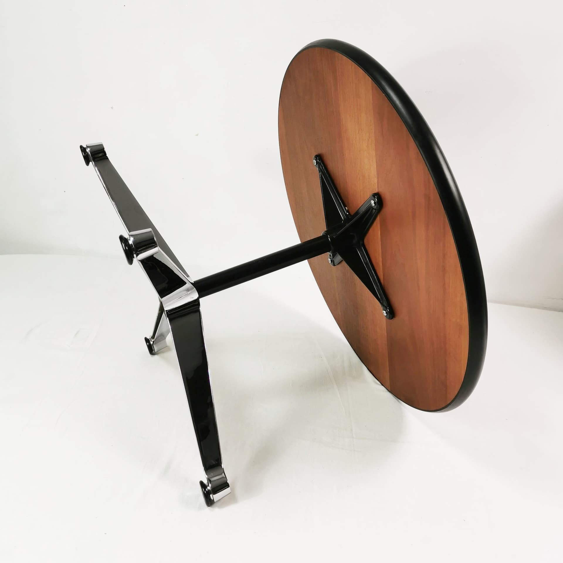 Coffee Table Eames Contract, American walnut brown, black plastic, polished steel silver, by C. & R. Eames, Vitra, Switzerland, 1980s. - 398977