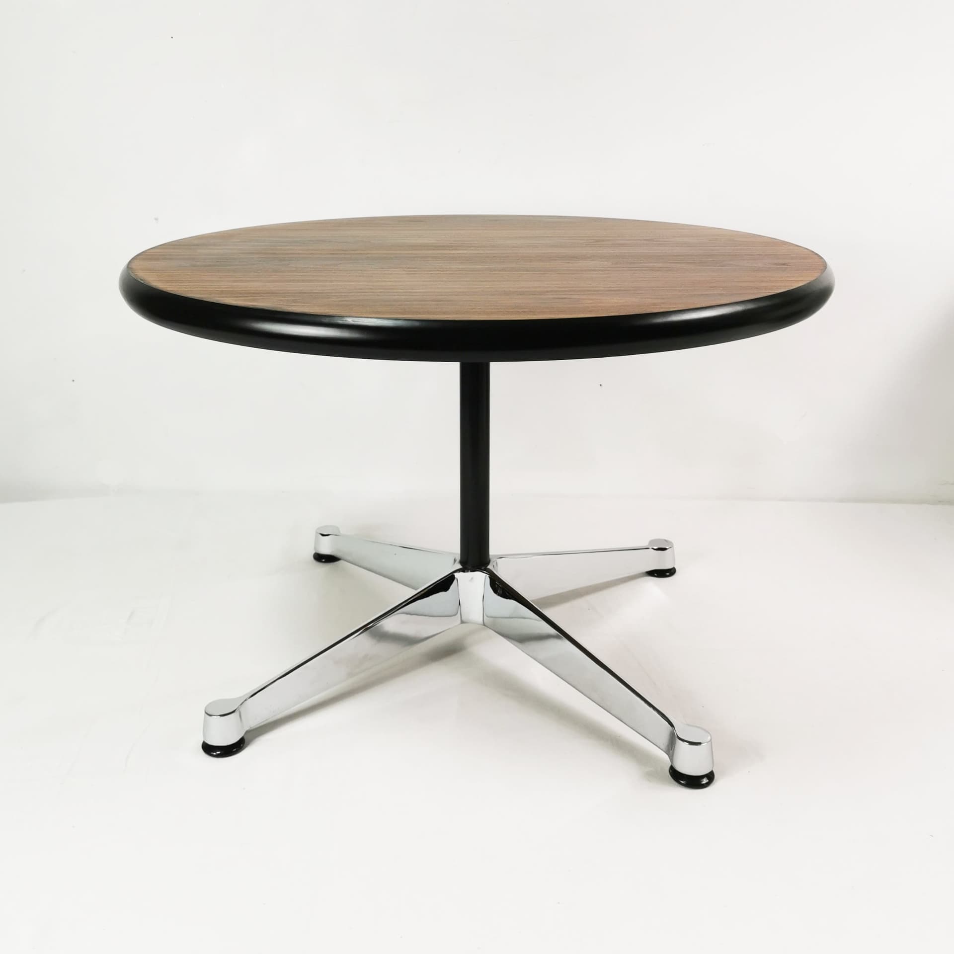 Coffee Table Eames Contract, American walnut brown, black plastic, polished steel silver, by C. & R. Eames, Vitra, Switzerland, 1980s. - 398973